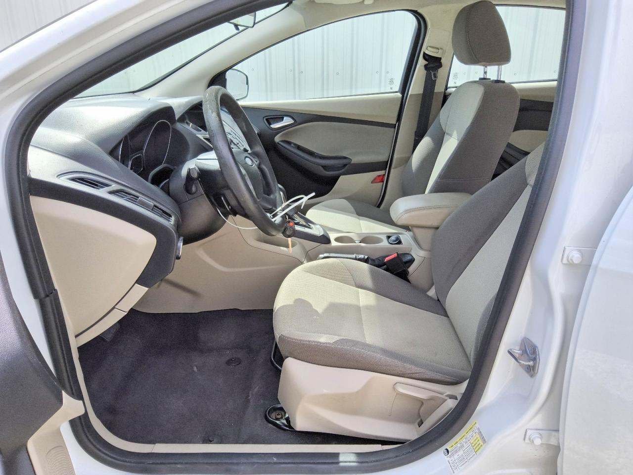 2014 Ford Focus Se White vin: 1FADP3F22EL345890