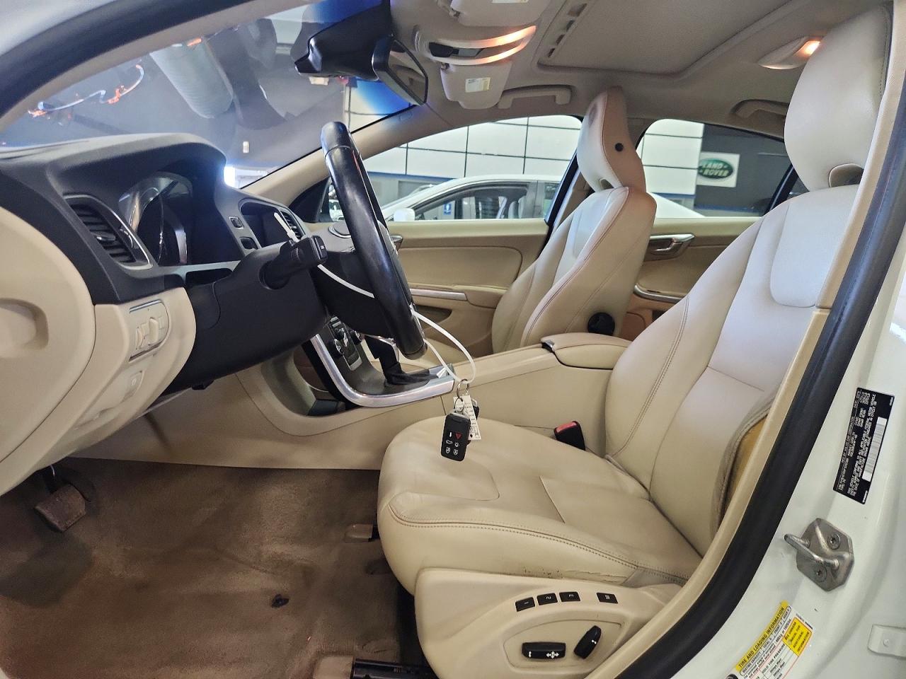 2015 Volvo S60 Premier White vin: YV1612TBXF1312386