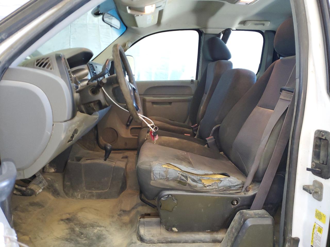 2013 Chevrolet Silverado K2500 Heavy Duty White vin: 1GC2KVCG9DZ224295 Damage: Left Front Seat Cushion, Torn, > 12 Inches