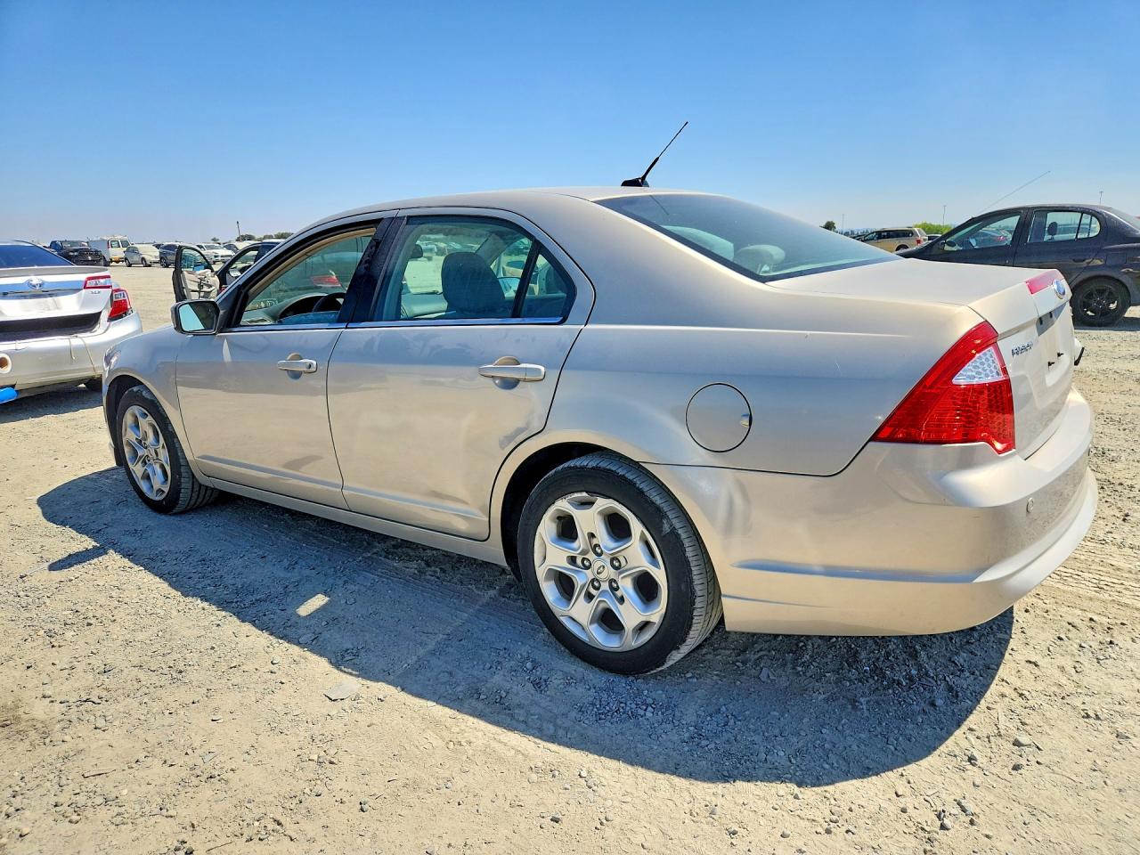 2010 Ford Fusion Se Beige vin: 3FAHP0HA5AR394436