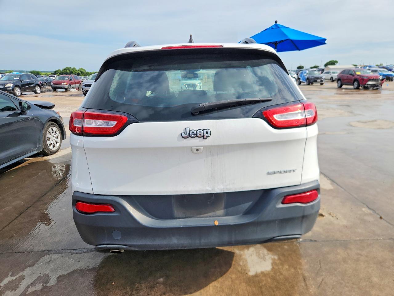 2015 Jeep Cherokee Sport White vin: 1C4PJLABXFW761038