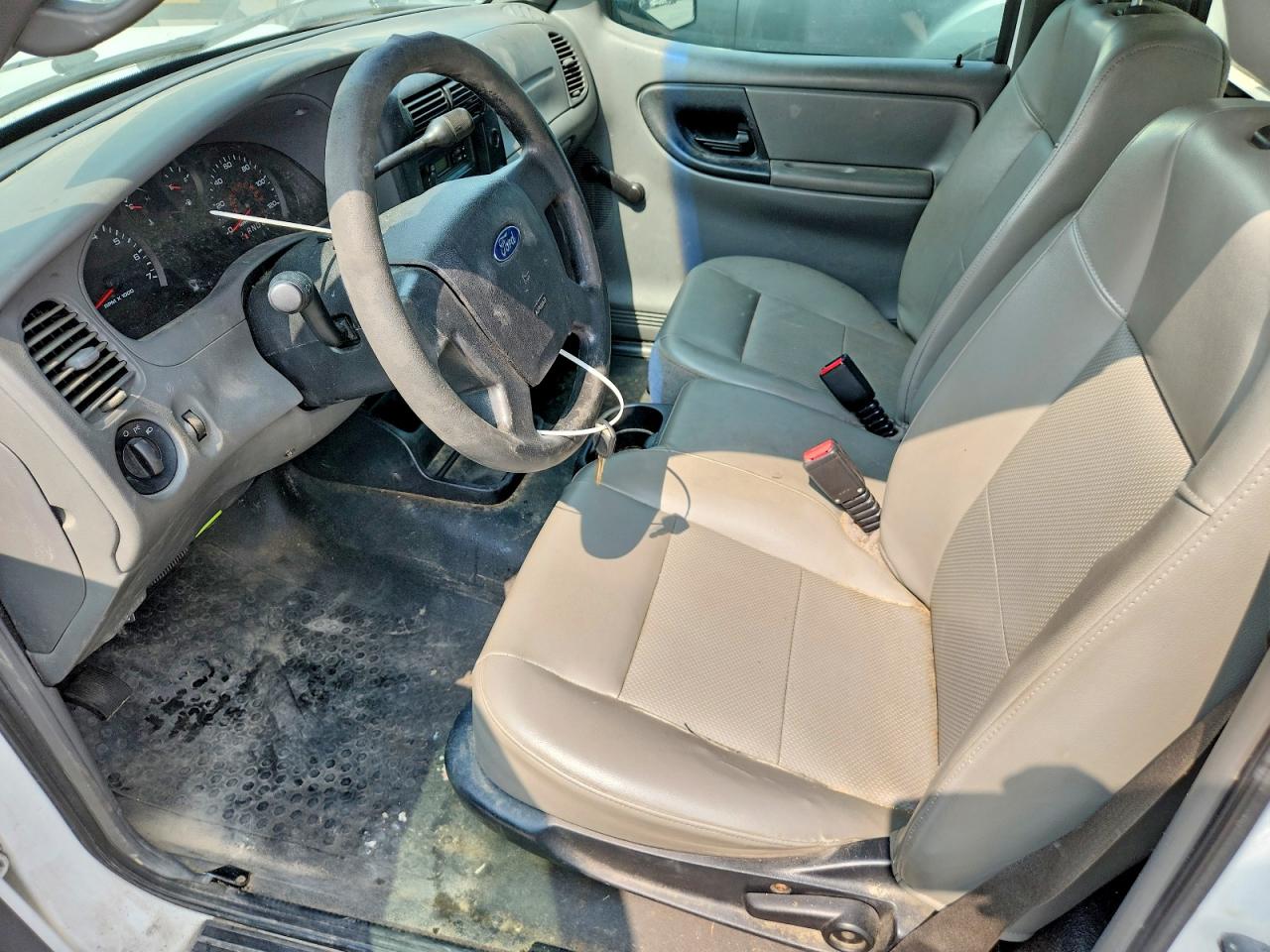 2011 Ford Ranger White vin: 1FTKR1AD5BPA80427