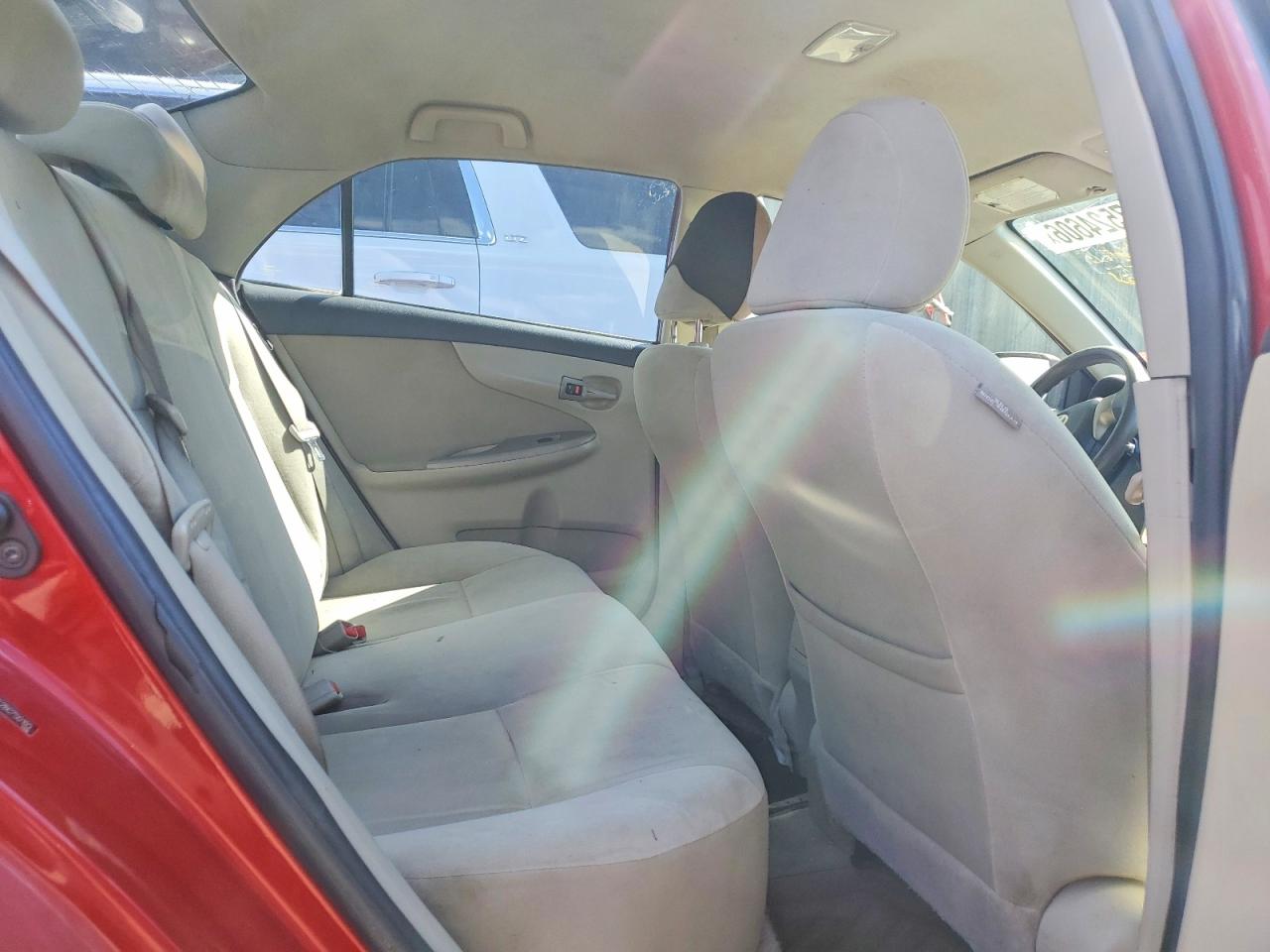 2011 Toyota Corolla Le Красный vin: 2T1BU4EE2BC750193