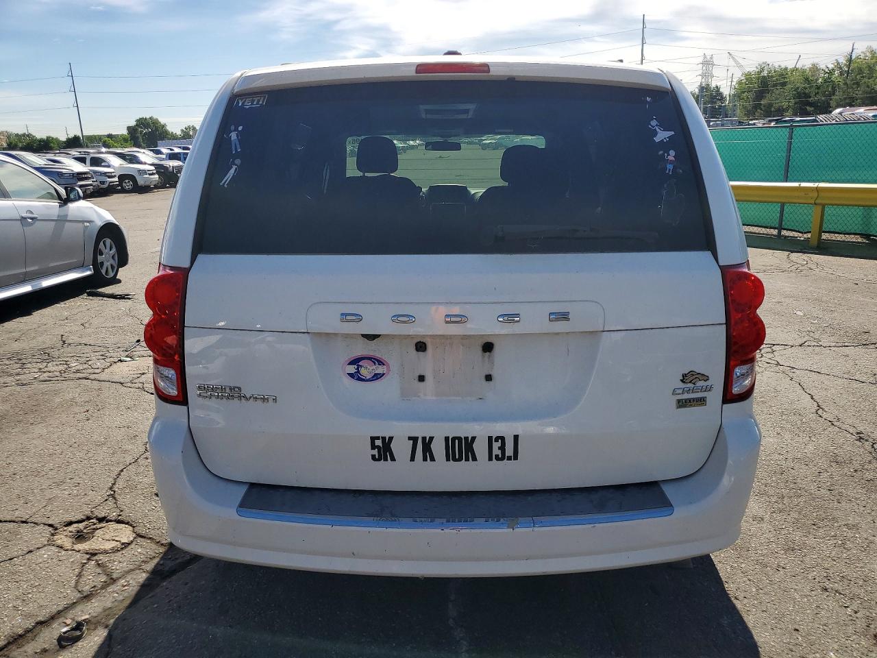 2011 Dodge Grand Caravan Crew White vin: 2D4RN5DG2BR649971