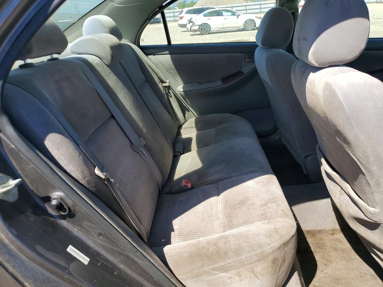 2005 Toyota Corolla Le Gray vin: 1NXBR30E65Z373020