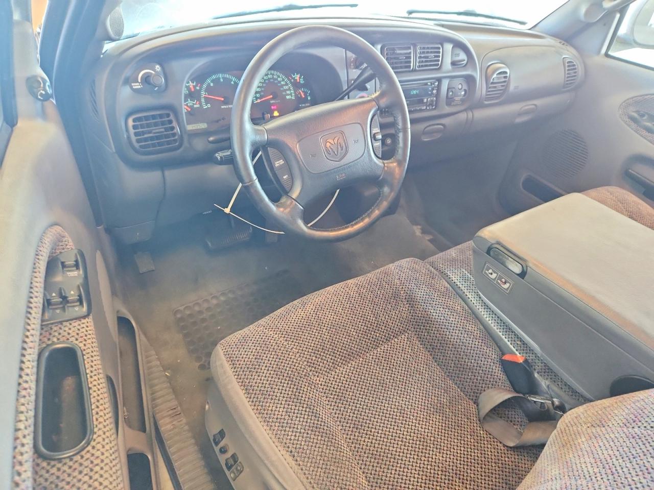 1998 Dodge Ram 1500 Silver vin: 1B7HC13ZXWJ224891