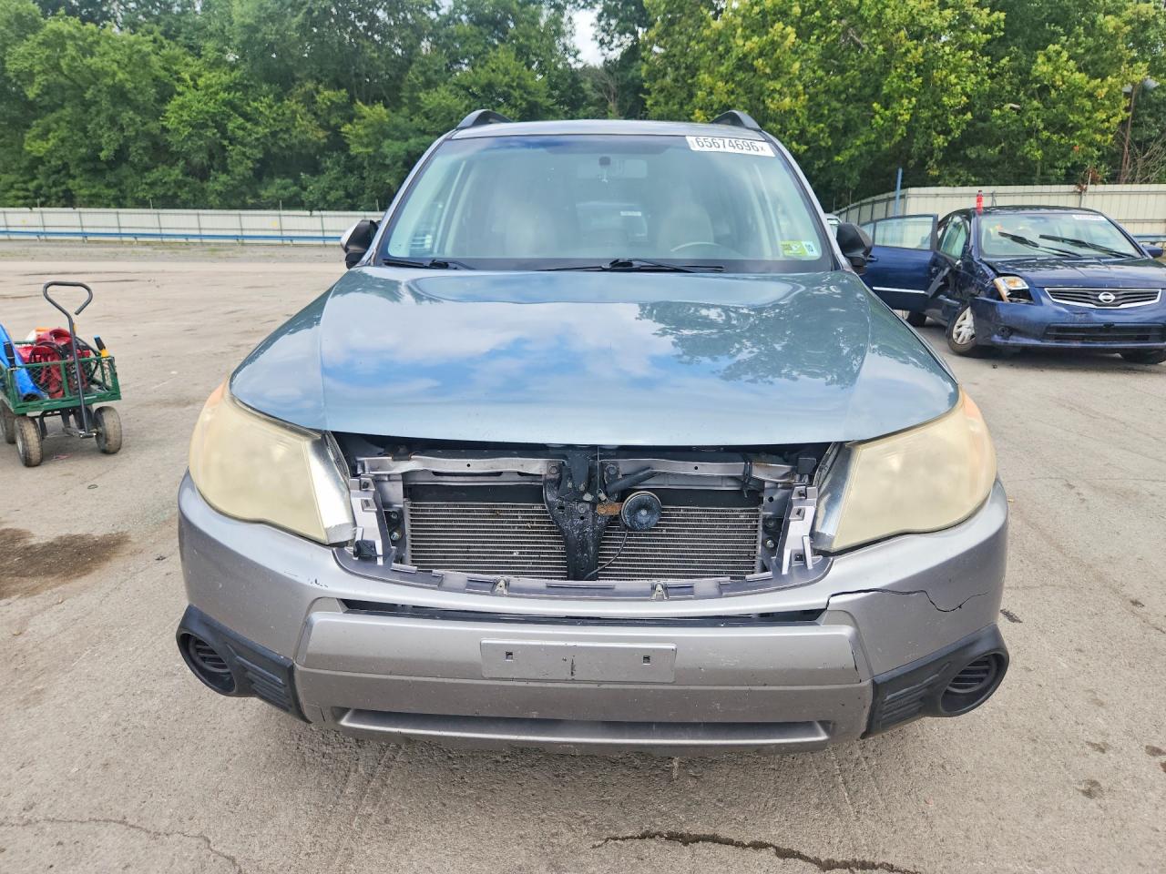 2011 Subaru Forester 2.5x Premium Gray vin: JF2SHADCXBG702348