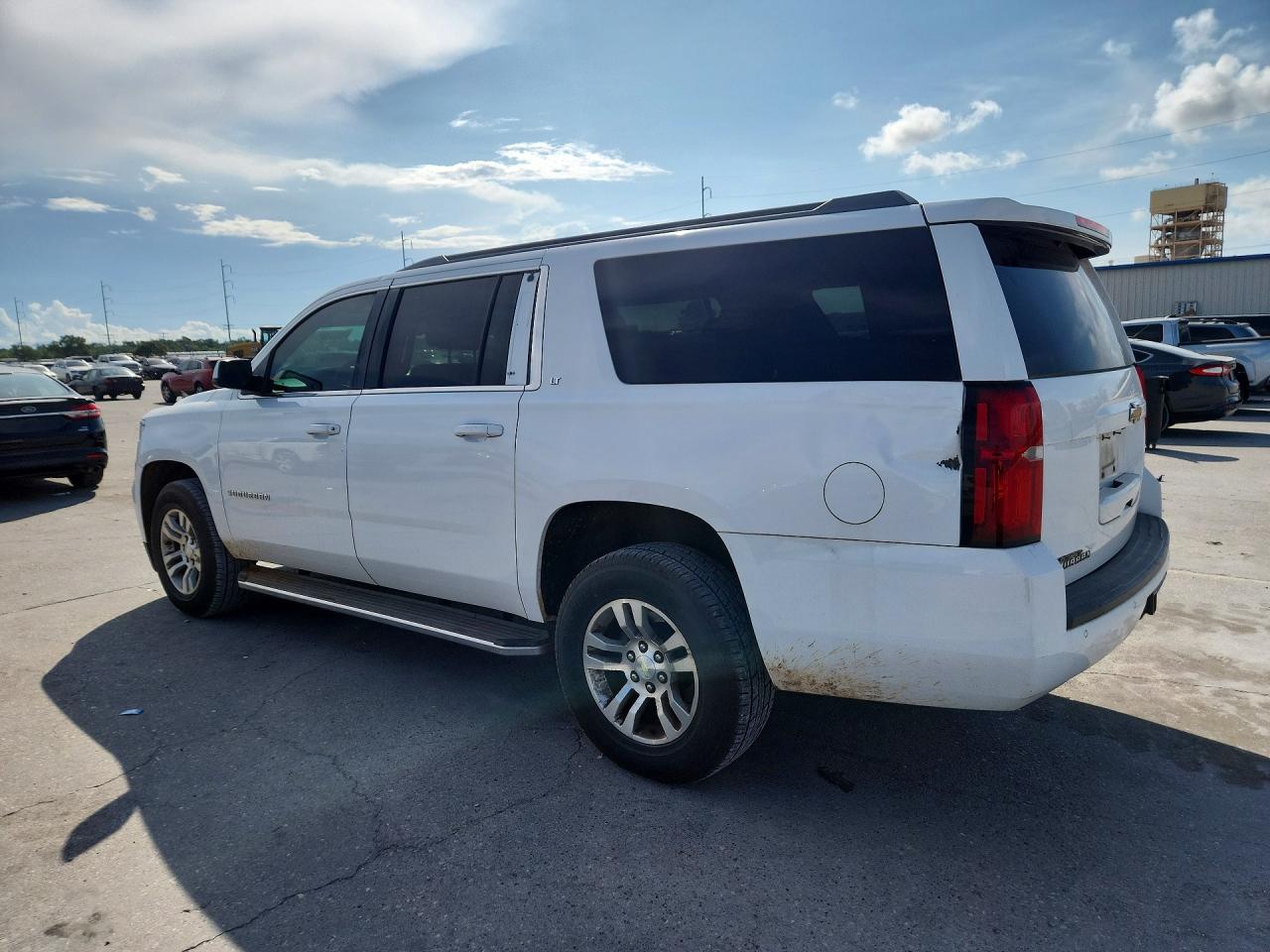 2015 Chevrolet Suburban C1500 Lt White vin: 1GNSCJKC8FR121819