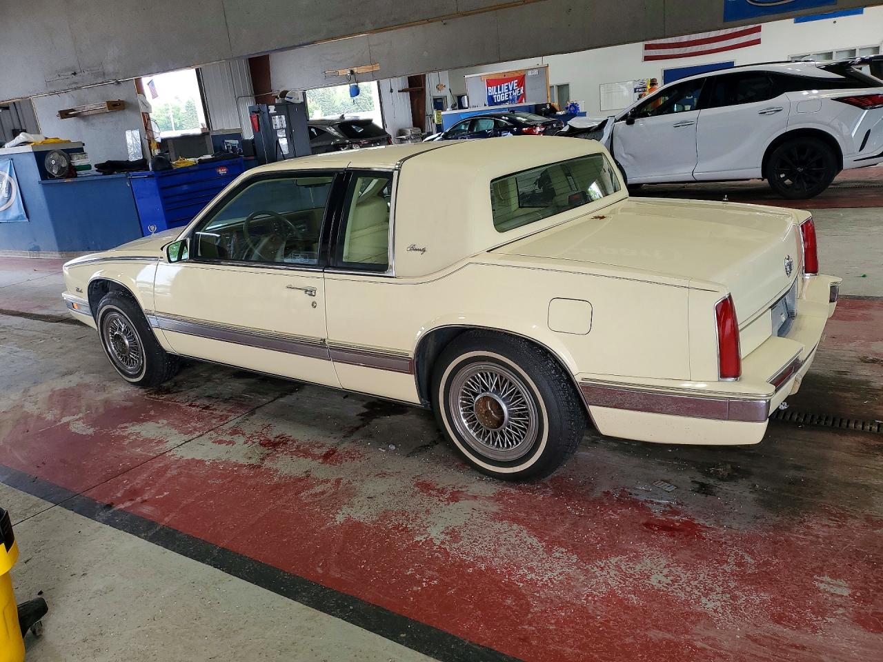 1988 Cadillac Eldorado Yellow vin: 1G6EL1152JU607818