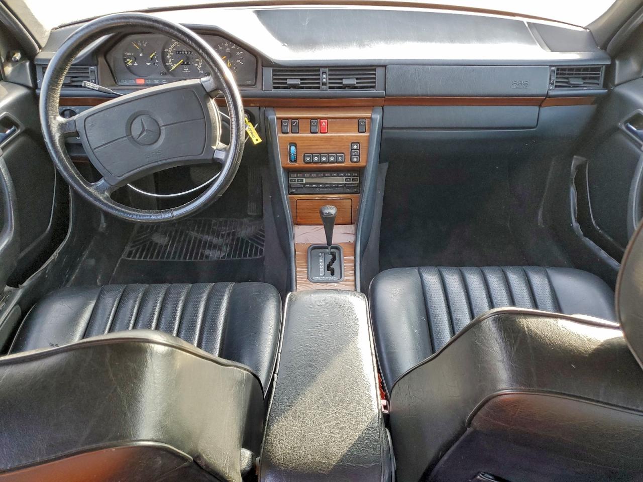 1991 Mercedes-benz 300 D Gold vin: WDBEB28E2MB393830