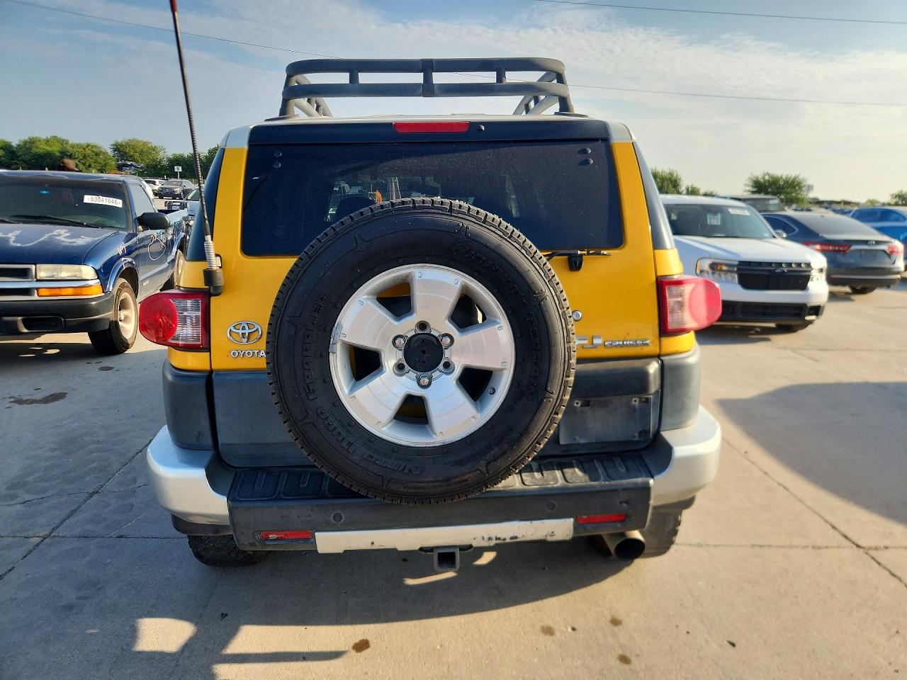 2008 Toyota Fj Cruiser Base Yellow vin: JTEZU11F18K005031