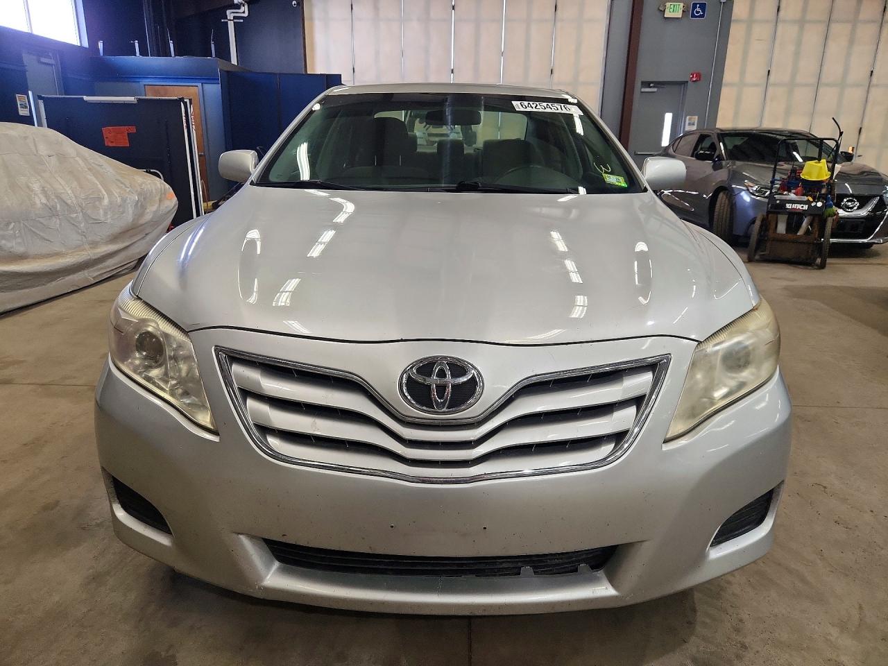 2010 Toyota Camry Base Silver vin: 4T1BF3EK1AU031072