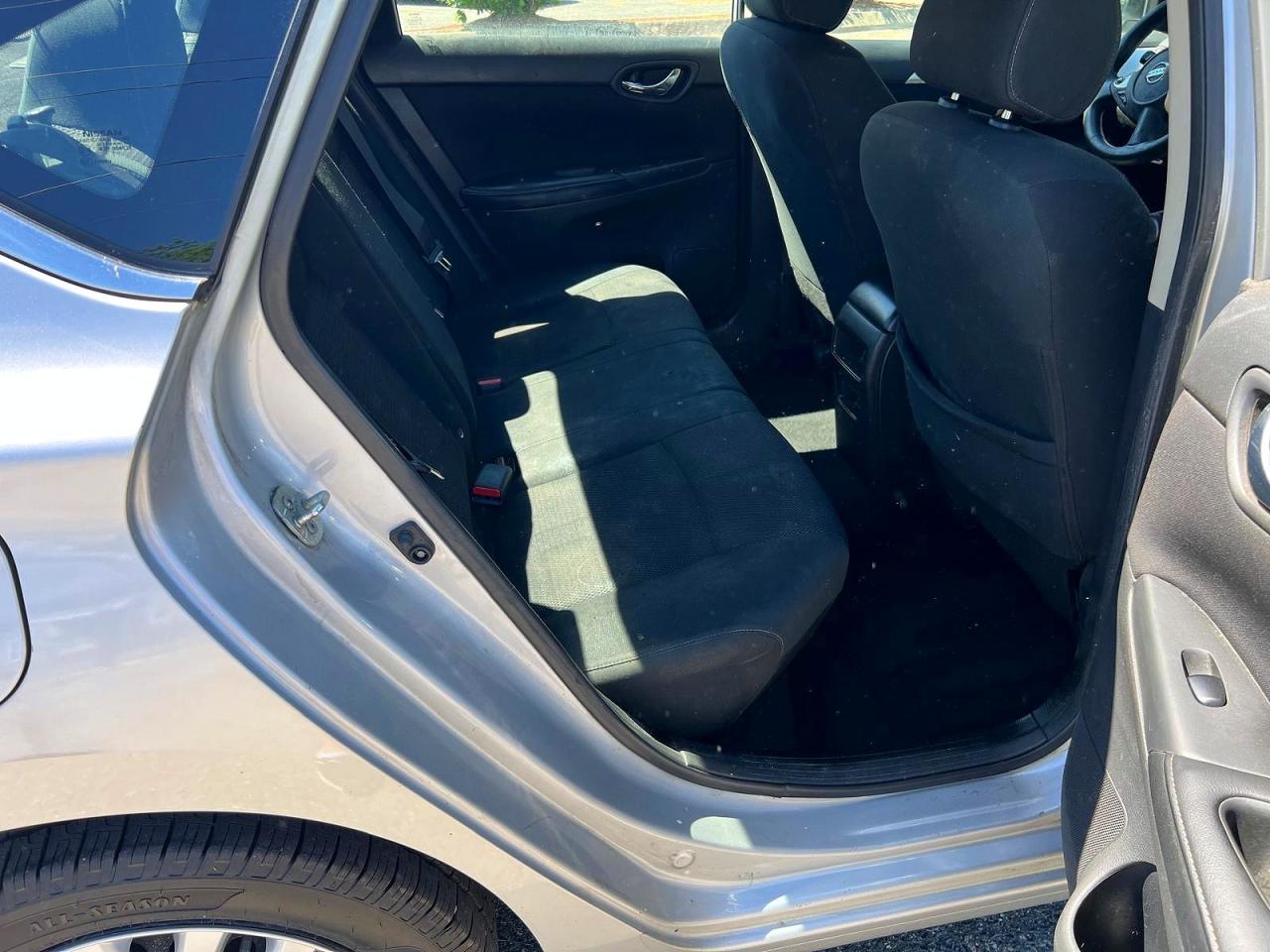 2019 Nissan Sentra S Серебряный vin: 3N1AB7AP0KY443070