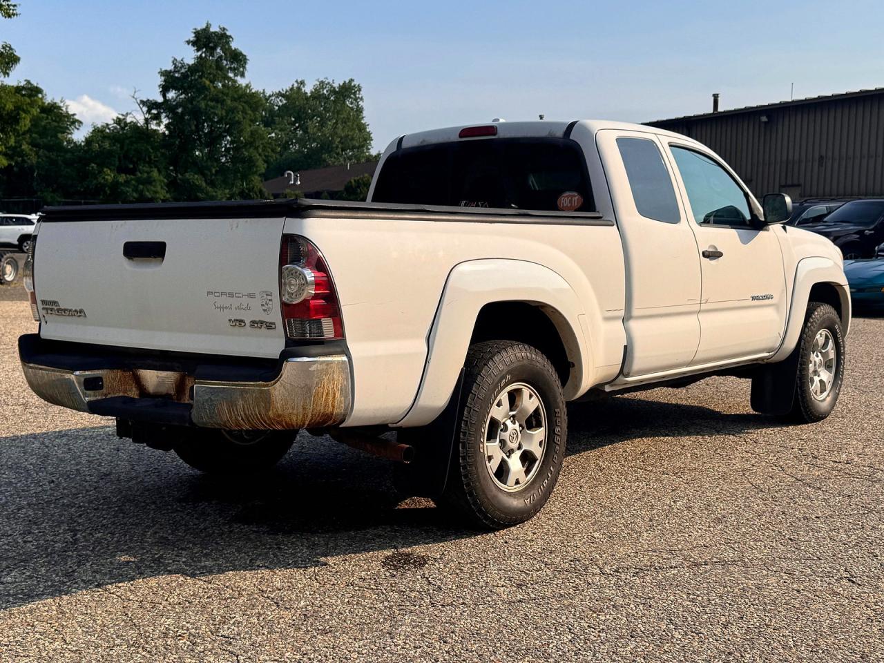 2010 Toyota Tacoma V6 White vin: 5TEUU4EN9AZ748510