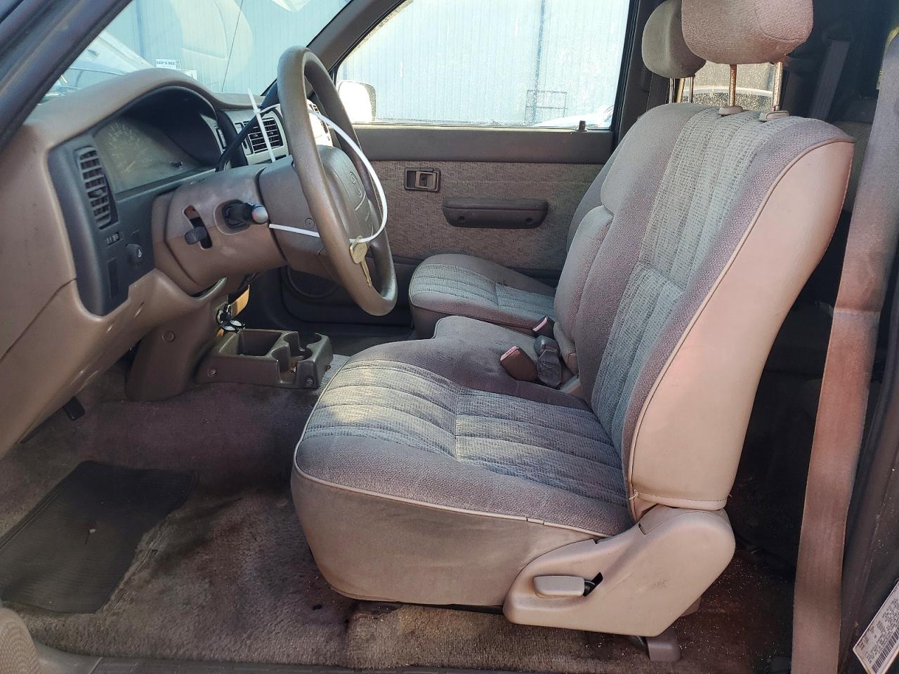 1998 Toyota Tacoma Base Green vin: 4TAVL52N4WZ038575