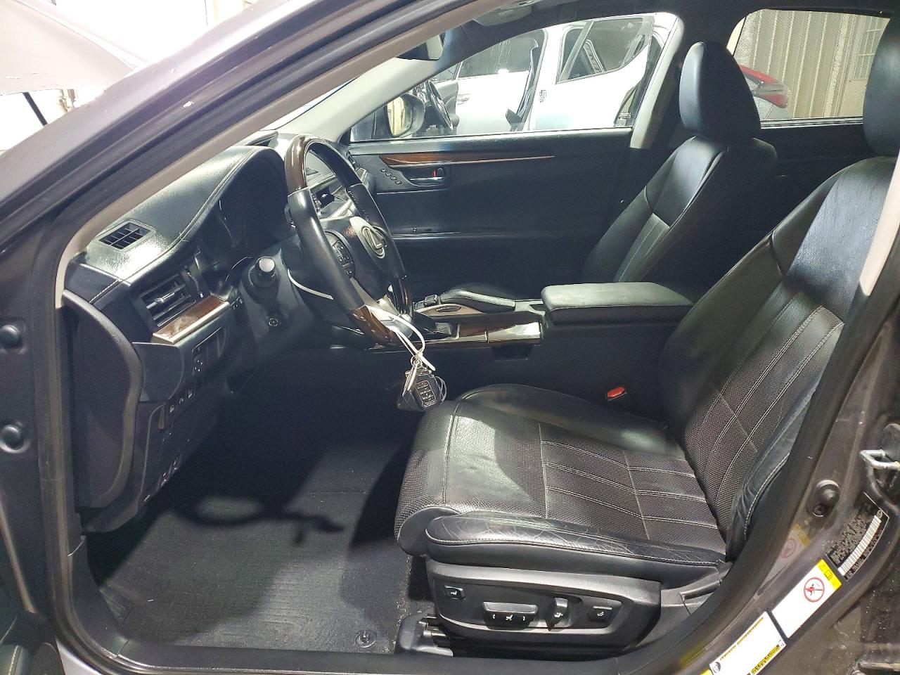 2016 Lexus Es 350 Угольный vin: 58ABK1GG1GU019398