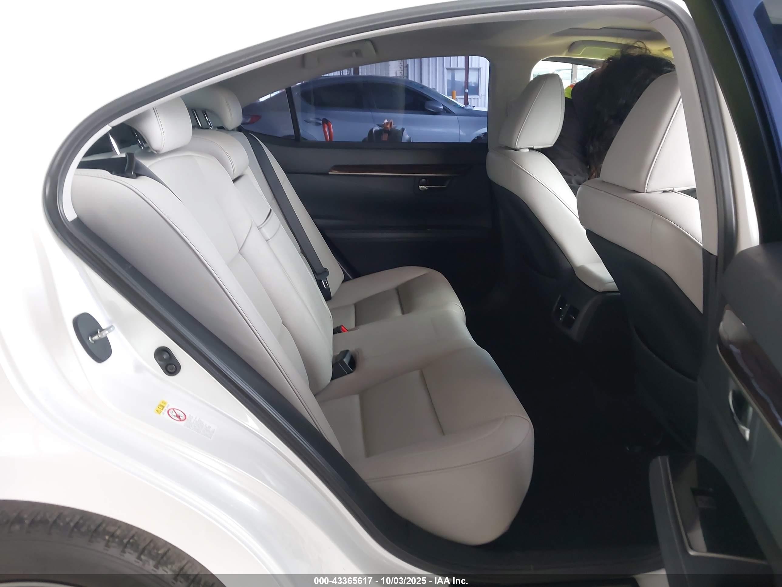 2017 Lexus Es 350   White vin: 58ABK1GG5HU069609