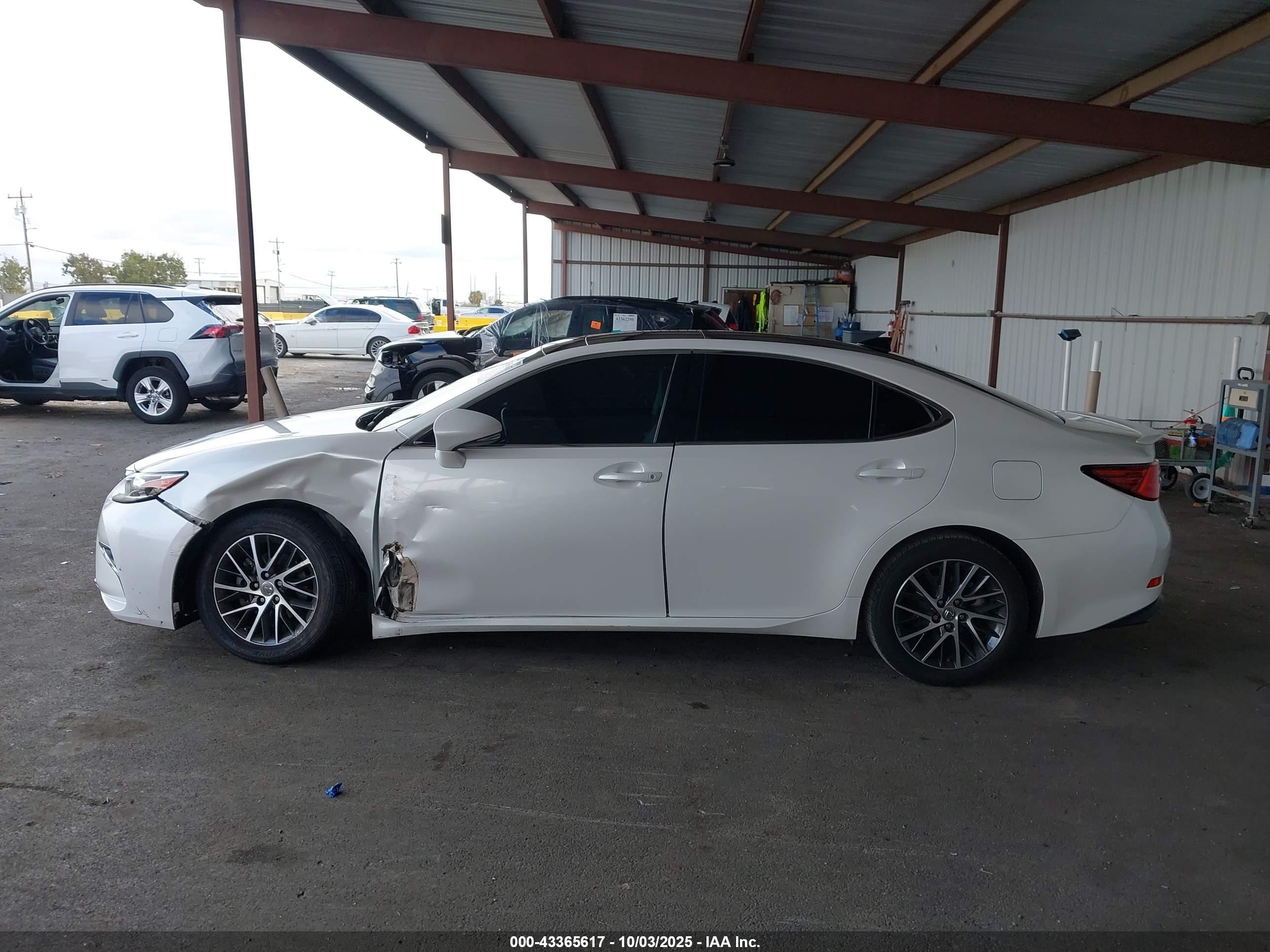 2017 Lexus Es 350   White vin: 58ABK1GG5HU069609