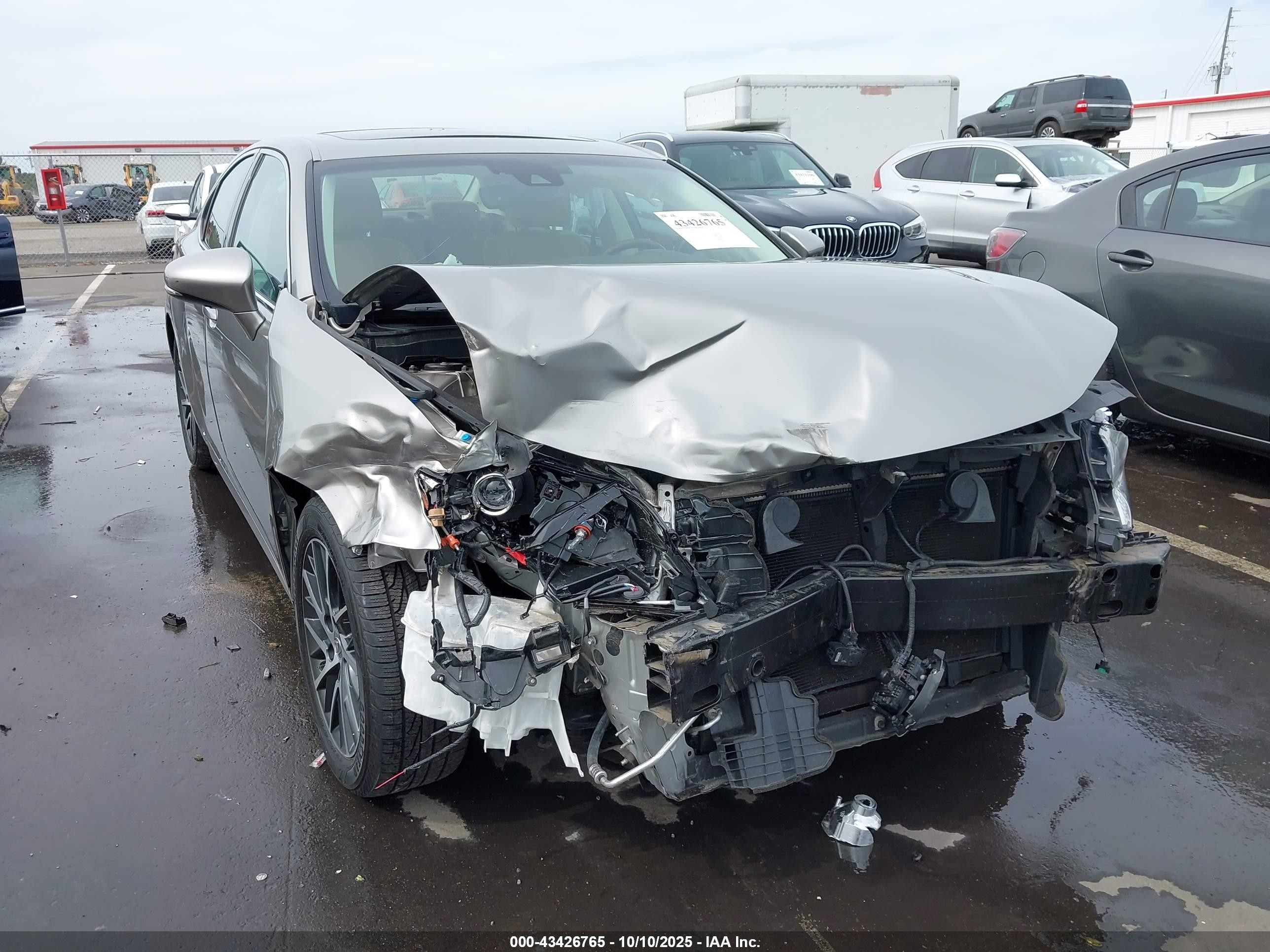 2017 Lexus Es 350   Silver vin: 58ABK1GGXHU055785