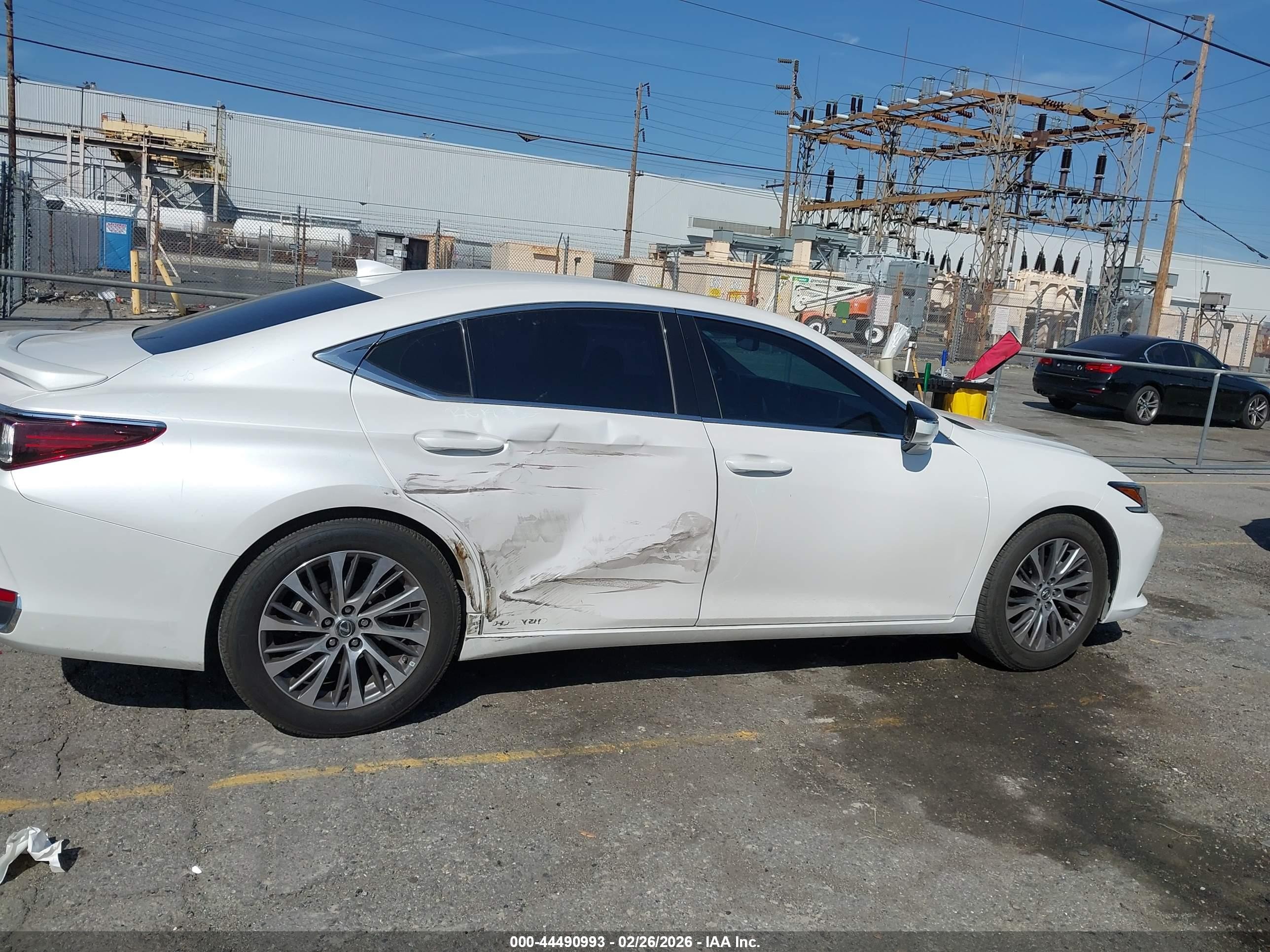 2020 Lexus Es 300h   White vin: 58AD21B12LU009565