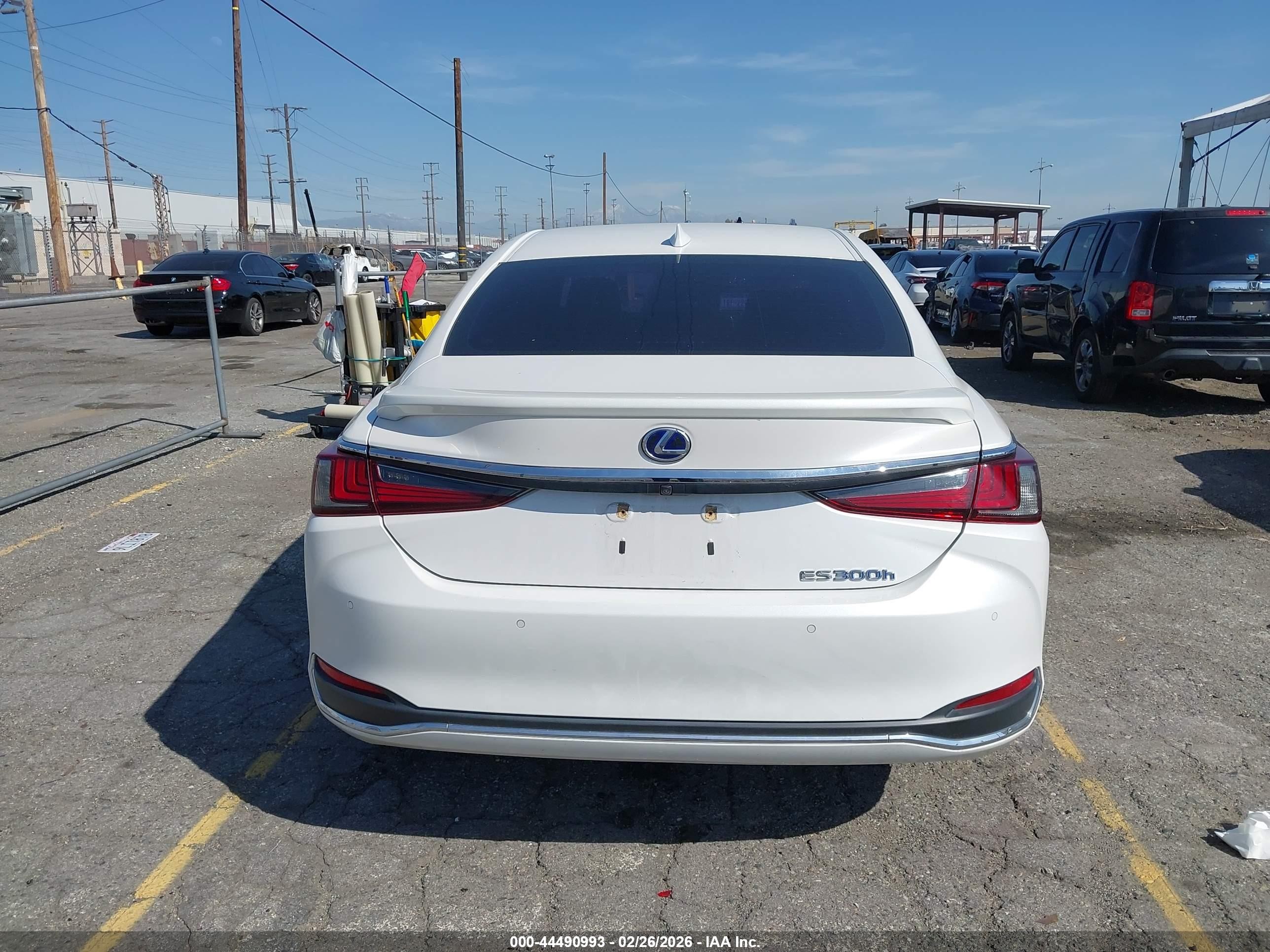 2020 Lexus Es 300h   White vin: 58AD21B12LU009565