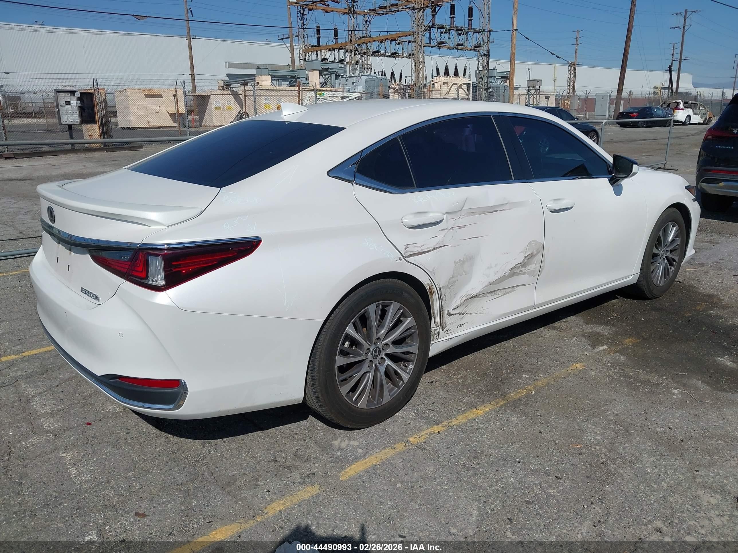 2020 Lexus Es 300h   White vin: 58AD21B12LU009565
