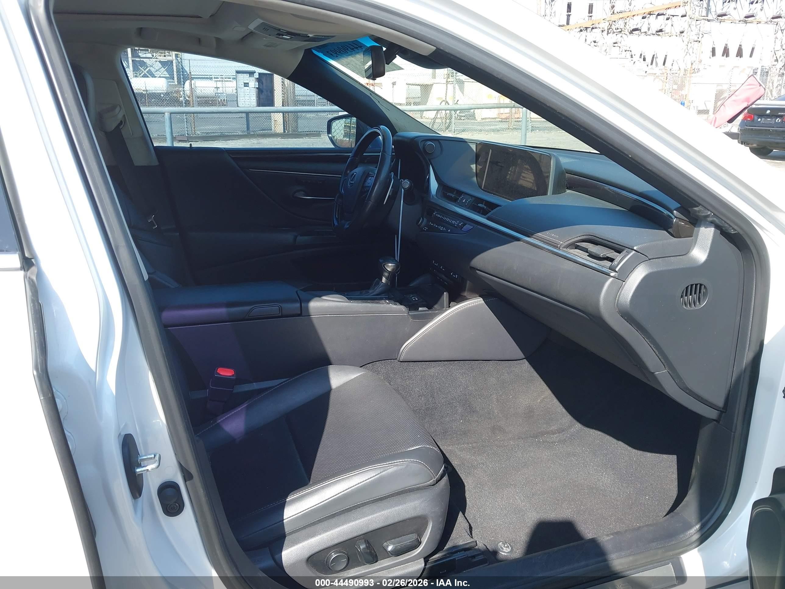 2020 Lexus Es 300h   White vin: 58AD21B12LU009565