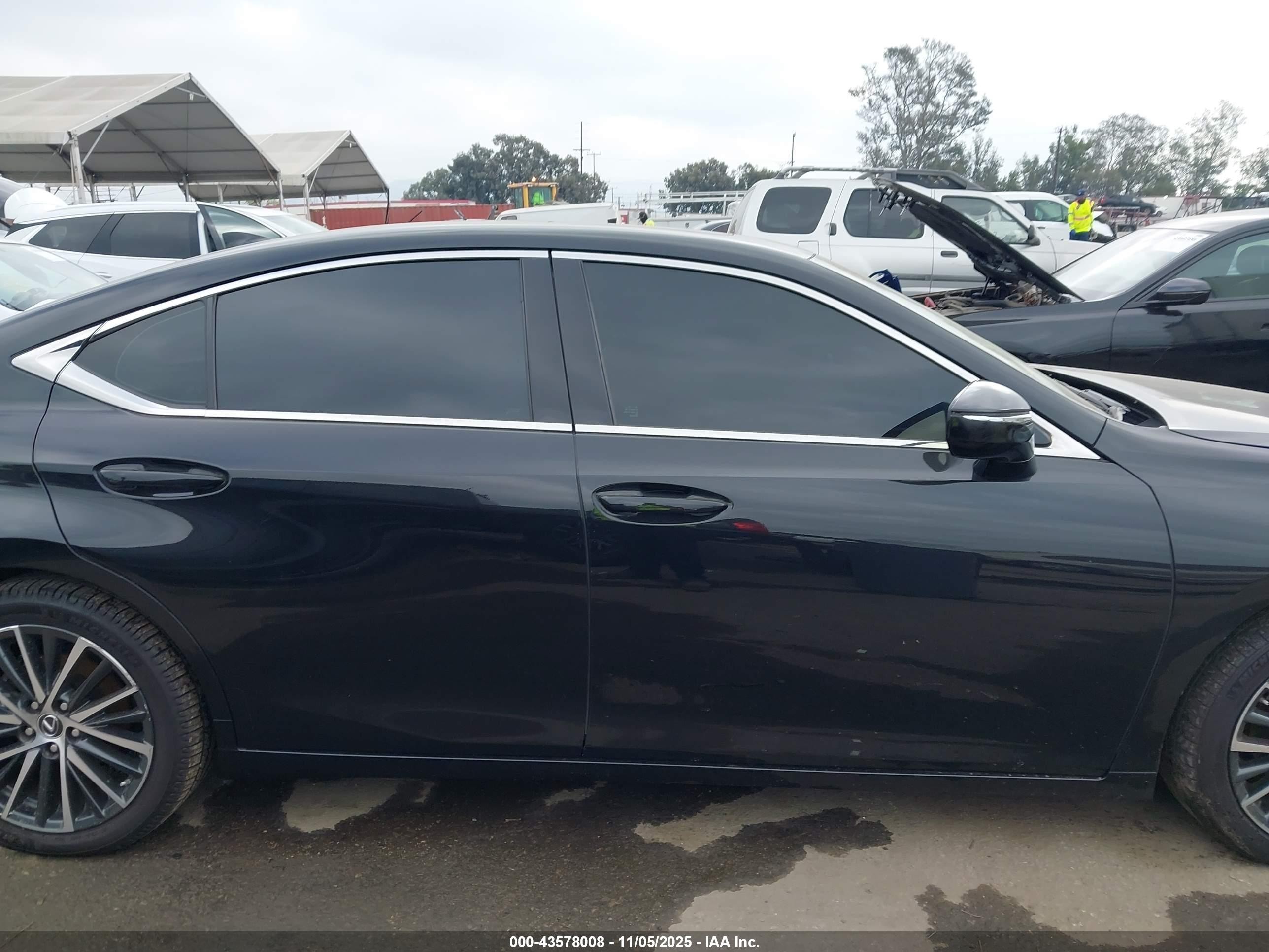 2024 Lexus Es 300h   Black vin: 58ADA1C12RU049090