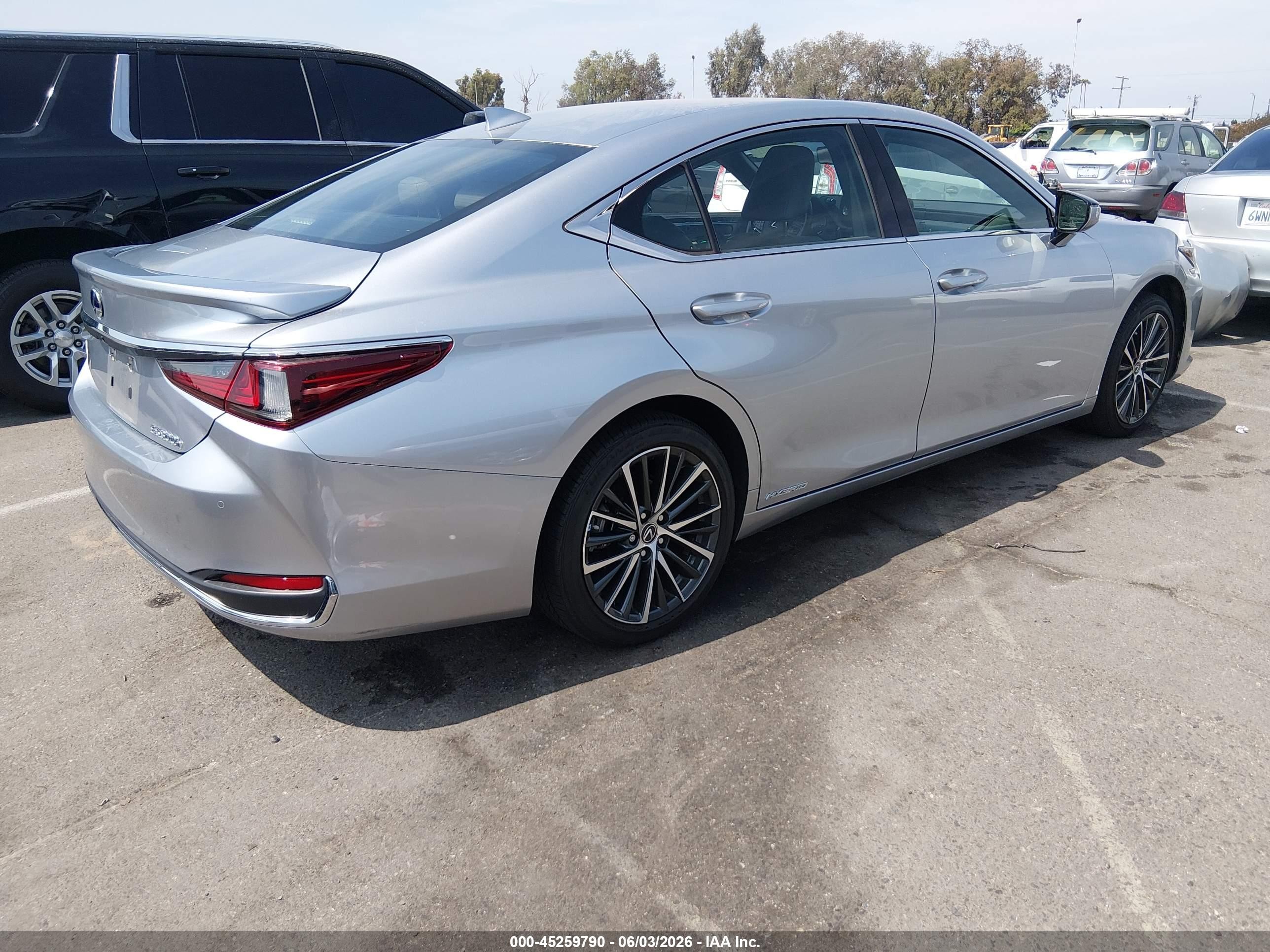 2022 Lexus Es 300h   Silver vin: 58ADA1C17NU017570