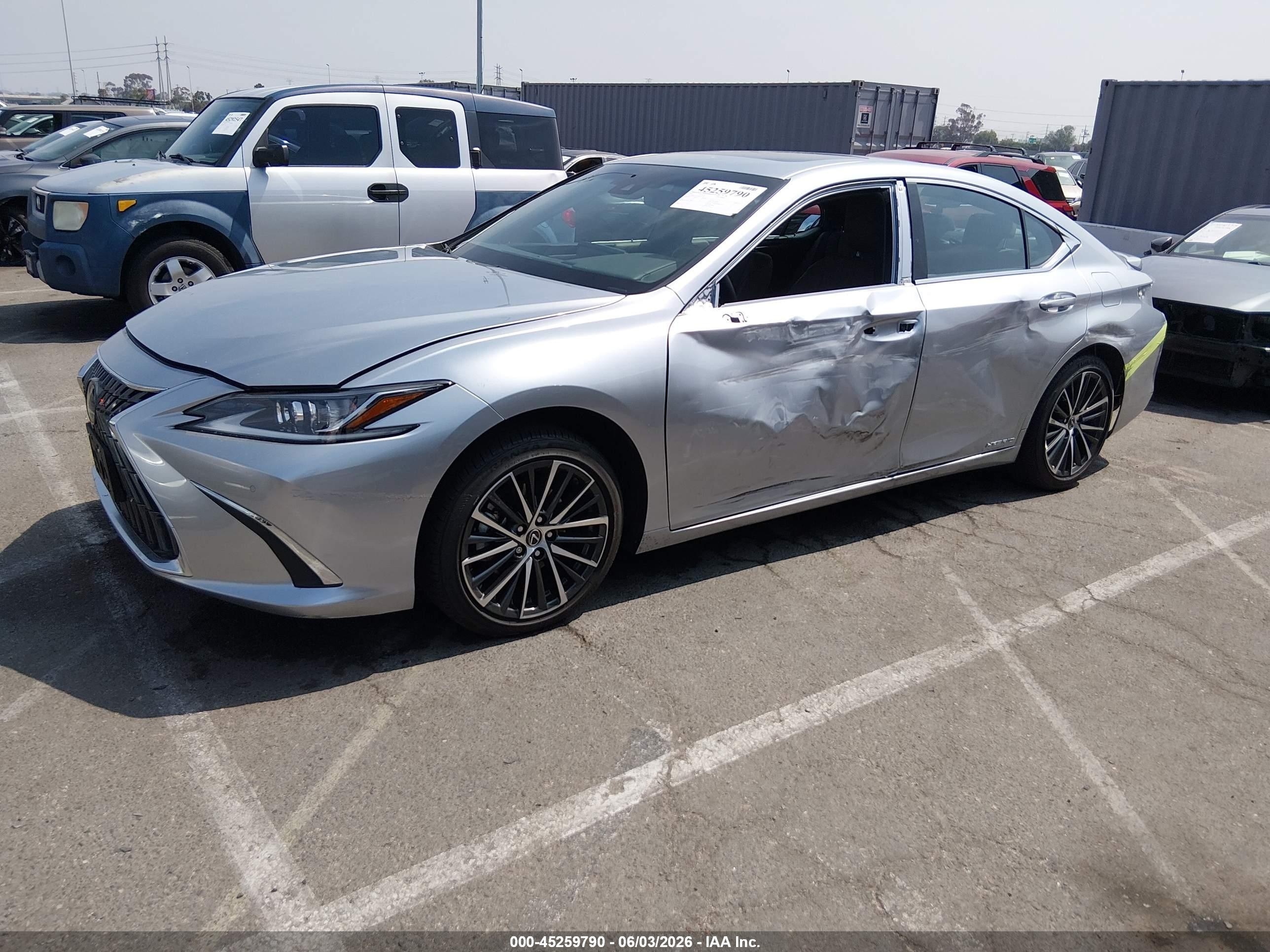 2022 Lexus Es 300h   Silver vin: 58ADA1C17NU017570