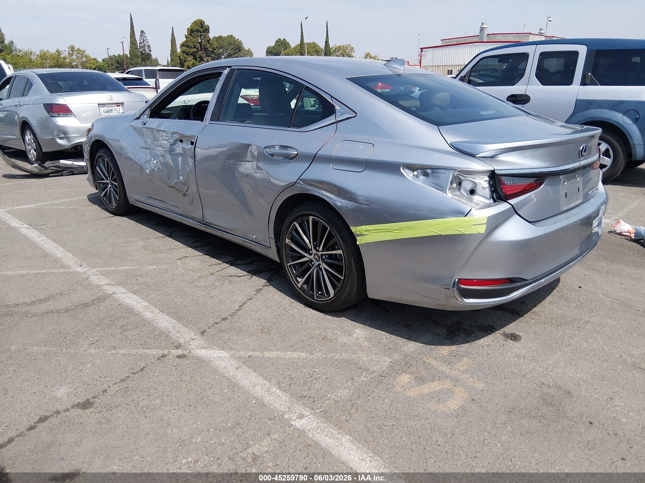 2022 Lexus Es 300h   Silver vin: 58ADA1C17NU017570
