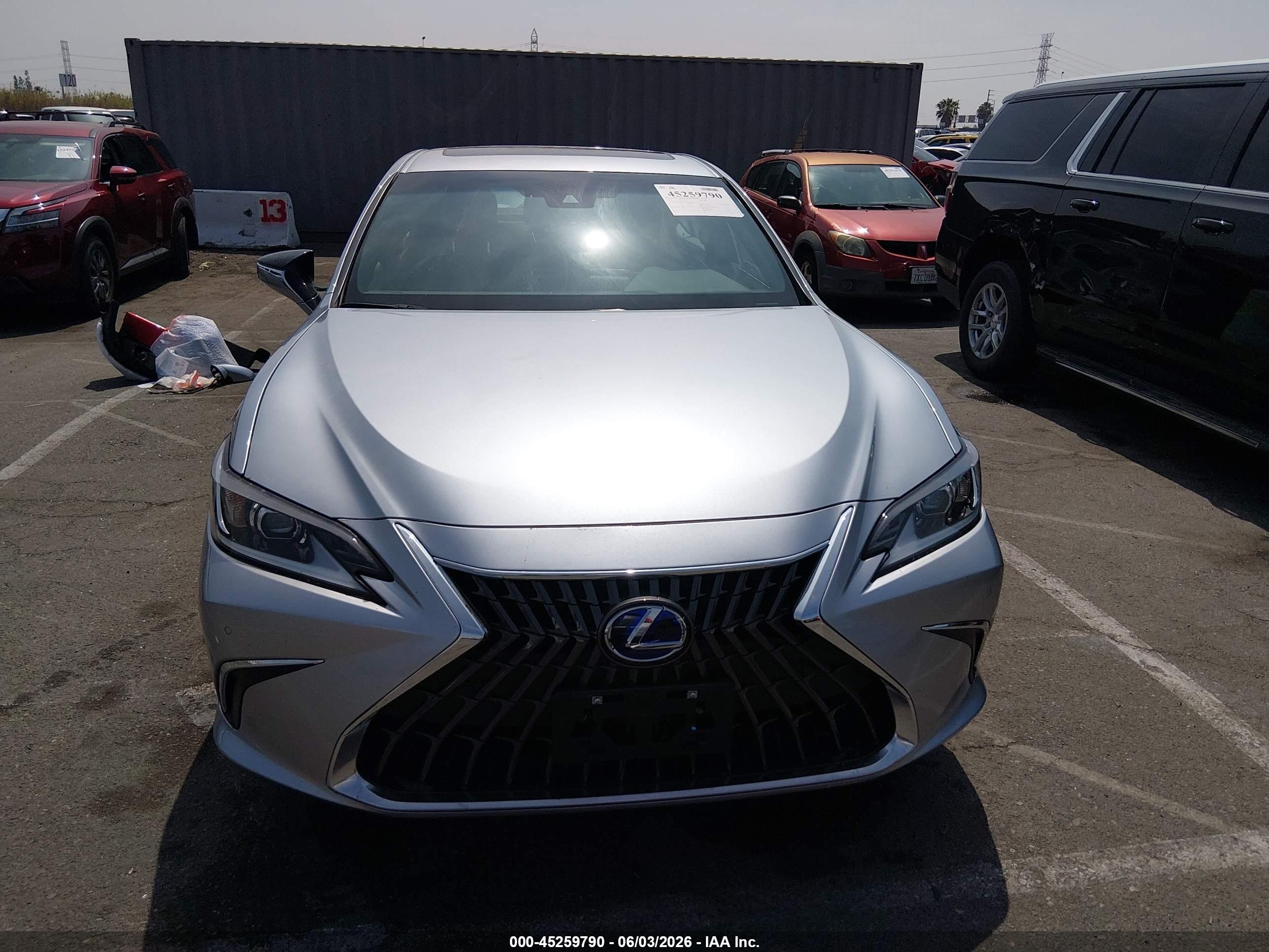 2022 Lexus Es 300h   Silver vin: 58ADA1C17NU017570