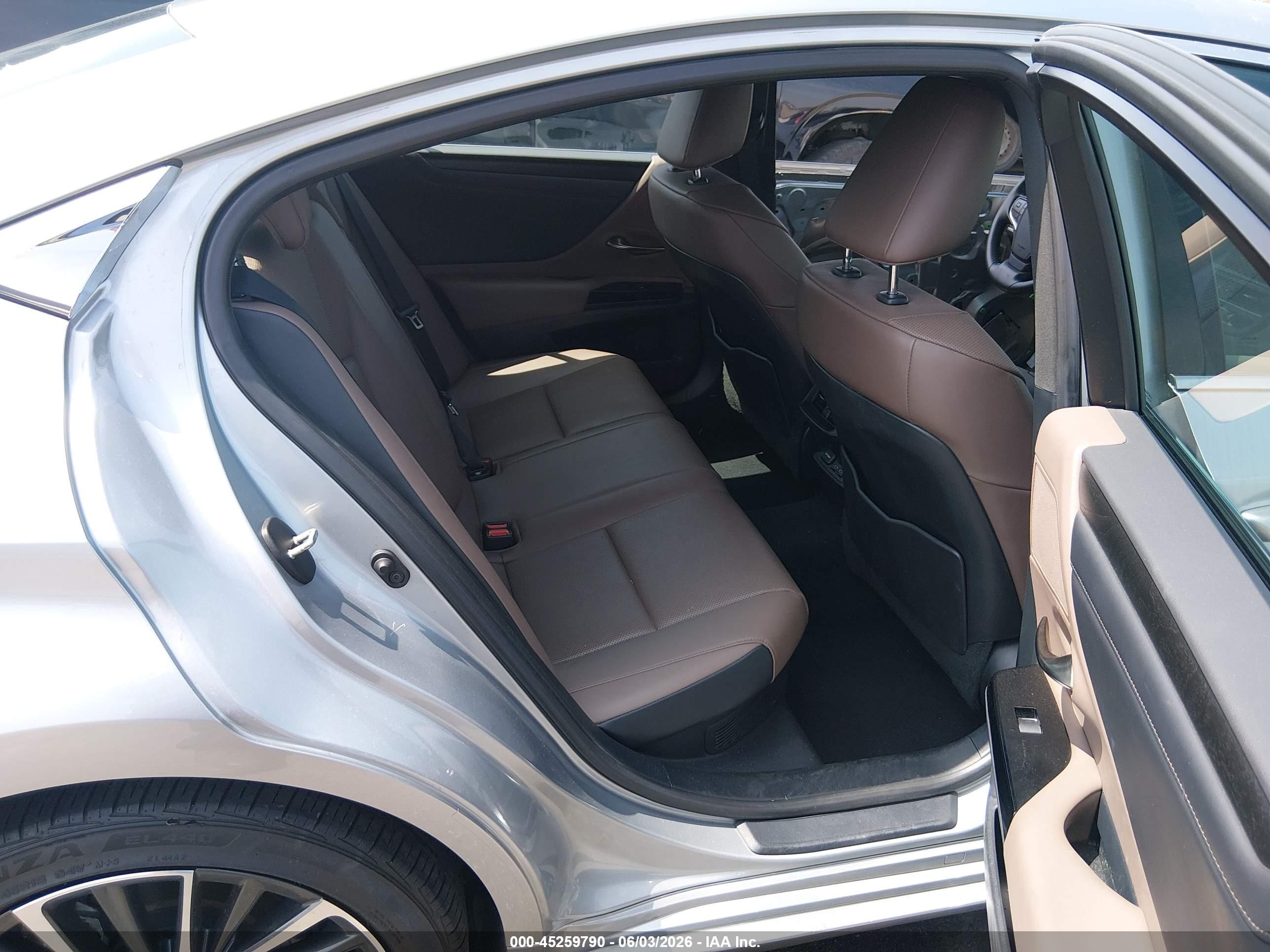 2022 Lexus Es 300h   Silver vin: 58ADA1C17NU017570