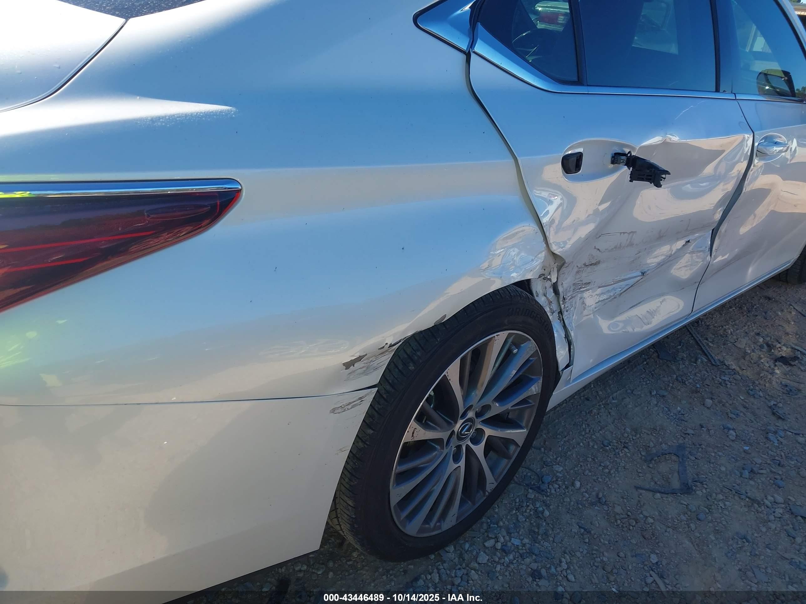 2020 Lexus Es 350   White vin: 58ADZ1B17LU078893