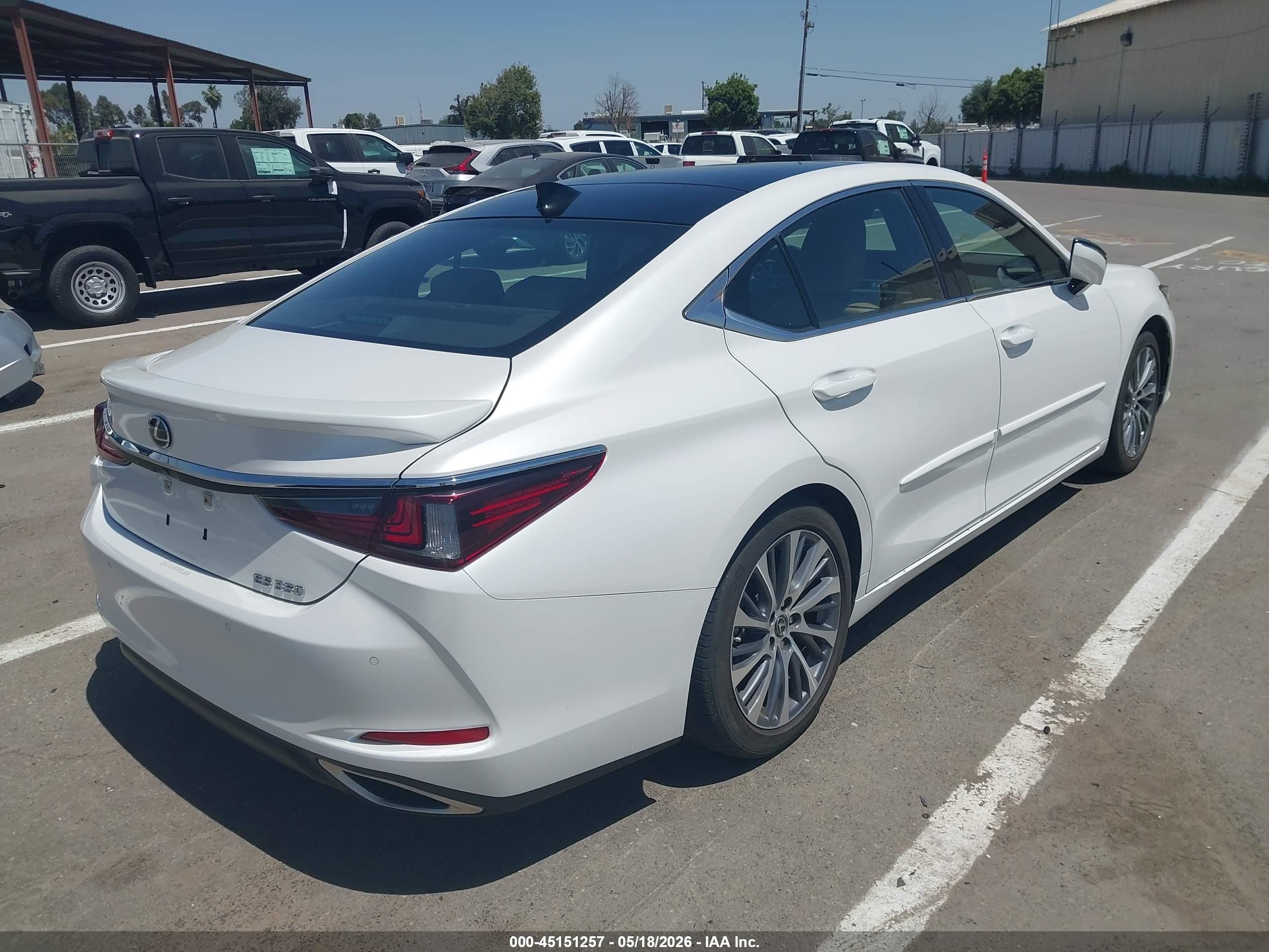 2021 Lexus Es 350   White vin: 58ADZ1B17MU107410
