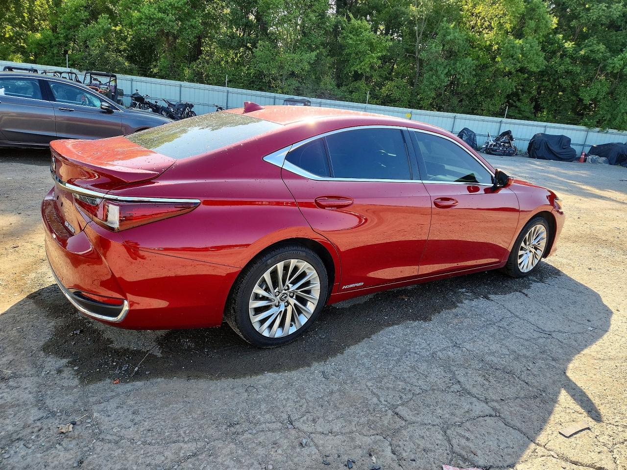 2020 Lexus Es 300h Ultra Luxury Red vin: 58AF21B19LU012357