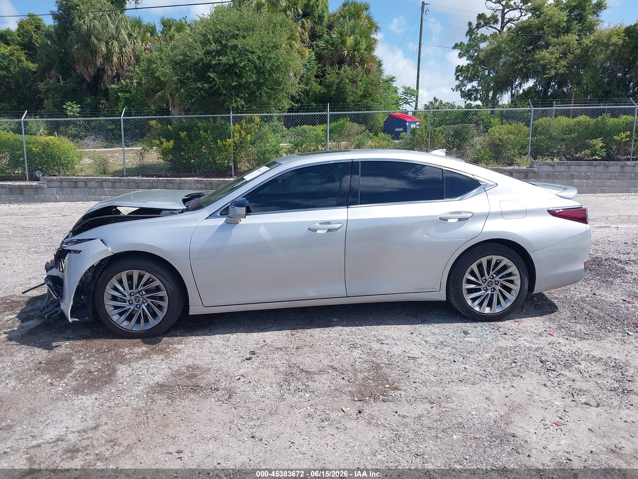 2021 Lexus Es 300h Ultra Luxury Silver vin: 58AFA1C19MU006898