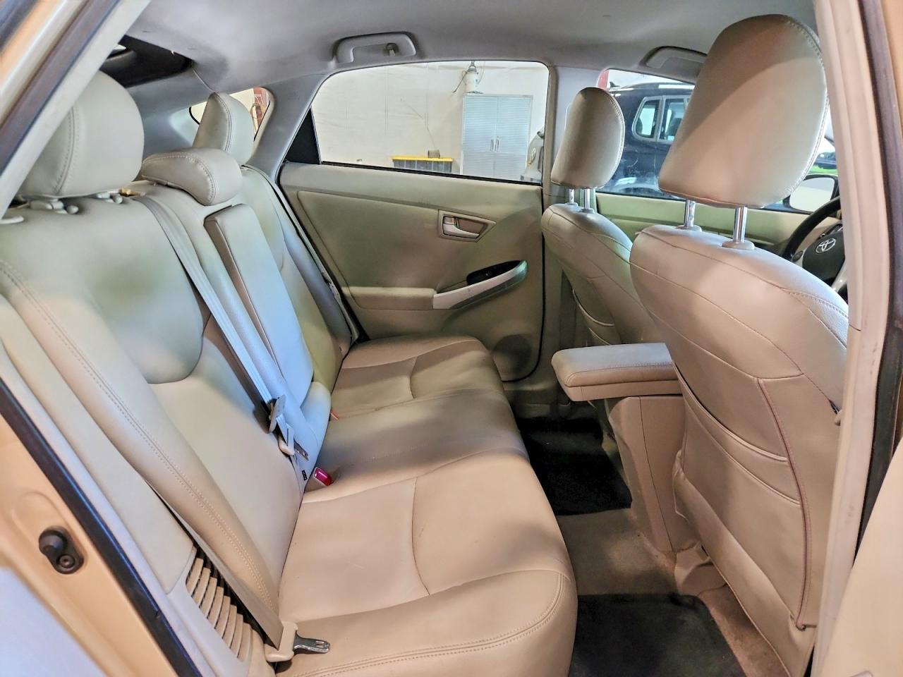 2011 Toyota Prius Two Tan vin: JTDKN3DU9B0295742