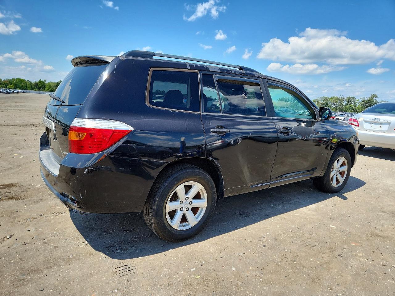 2010 Toyota Highlander Base Black vin: 5TDBK3EH0AS031881