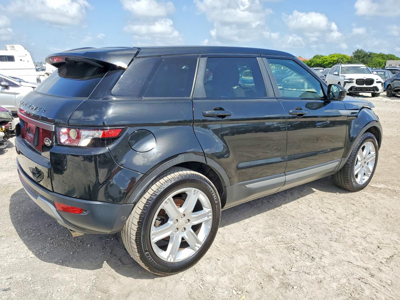 2015 Land Rover Range Rover Evoque Pure Premium Черный vin: SALVR2BG2FH992968