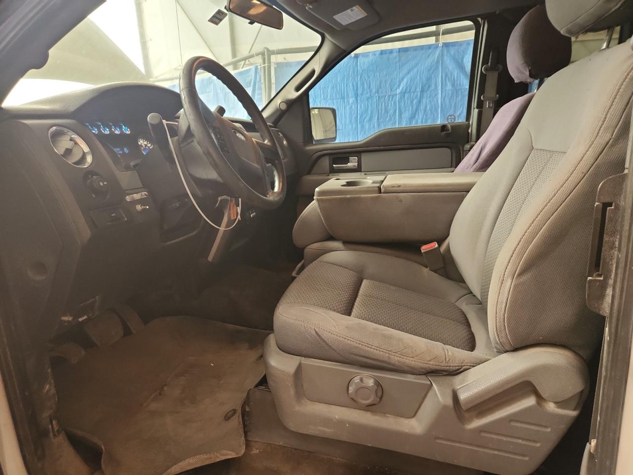 2014 Ford F150 Super Cab White vin: 1FTVX1EFXEKF11912 Damage: Steering Wheel, Worn, Replacement Required