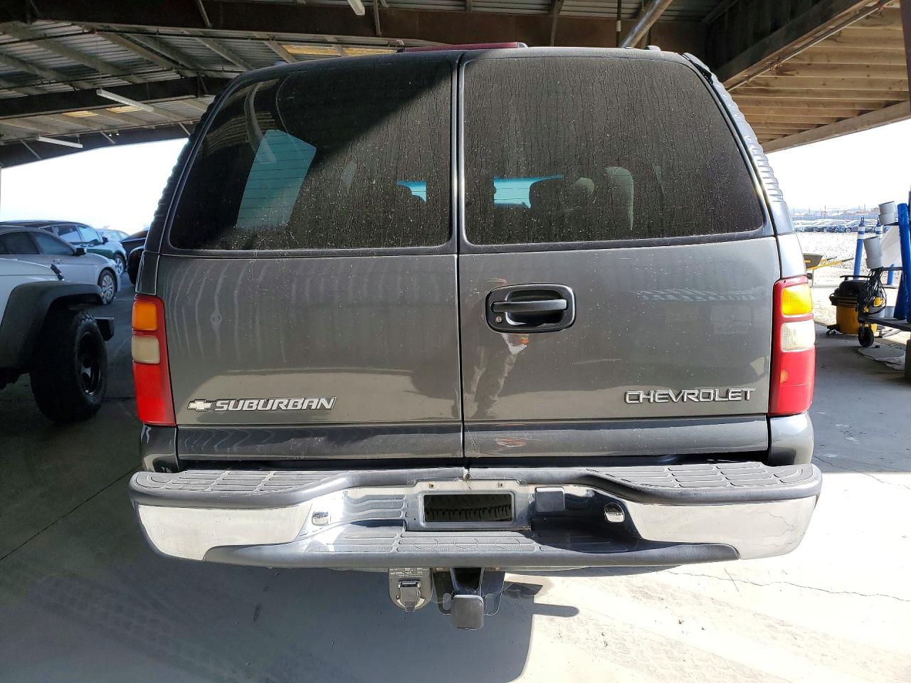 2001 Chevrolet Suburban K1500 Gray vin: 3GNFK16T21G262098