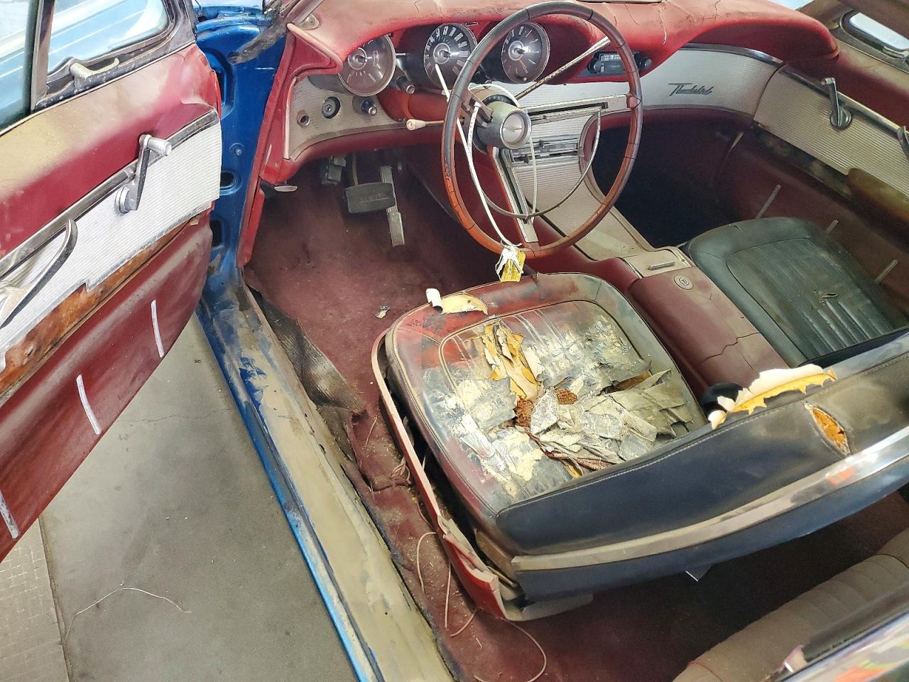 1961 Ford Thunderbir Blue vin: 1Y71Z169544