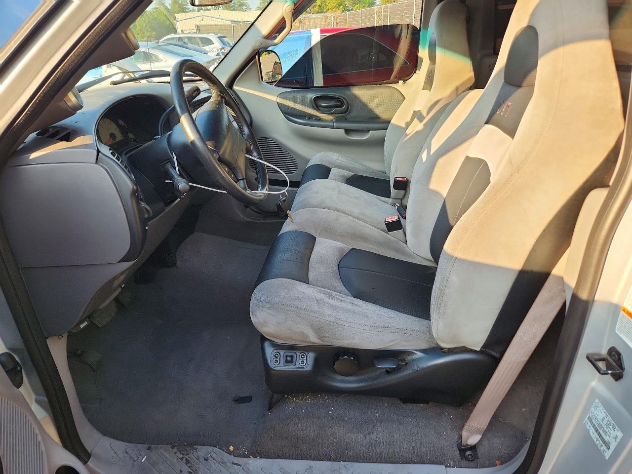 2001 Ford F150 Svt Lightning Silver vin: 2FTZF073X1CA86336