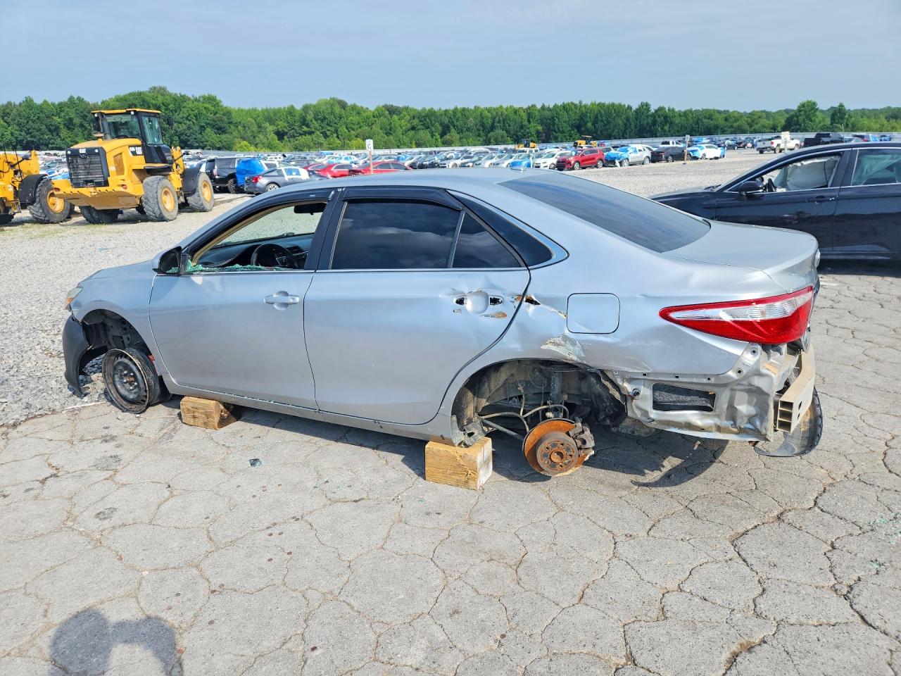 2015 Toyota Camry Le Серебряный vin: 4T4BF1FKXFR454457