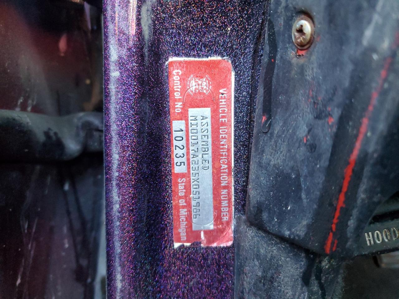 1986 Chevrolet Corvette Purple vin: M10017A235X051986