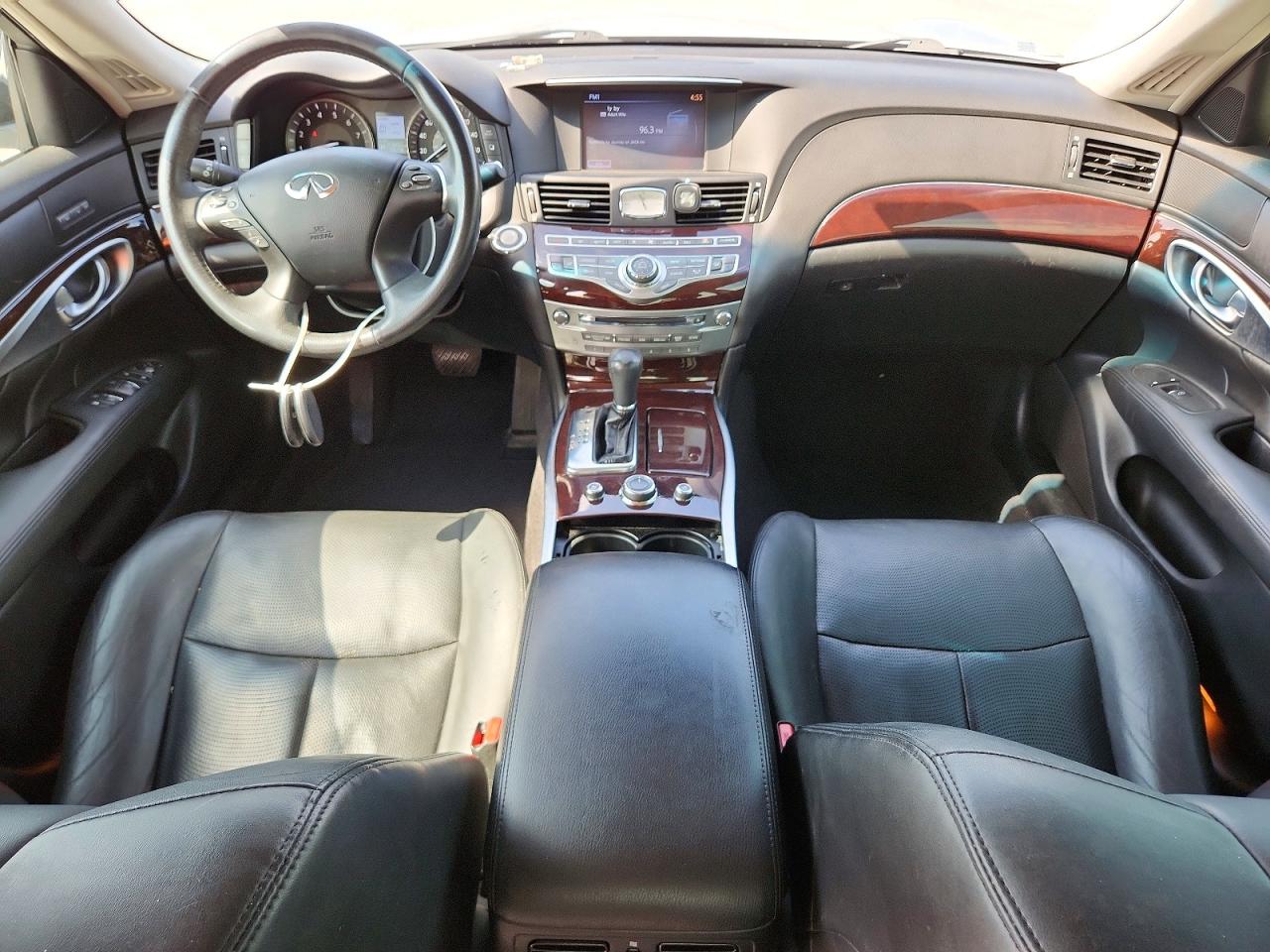 2015 Infiniti Q70 3.7 Silver vin: JN1BY1AP2FM540148