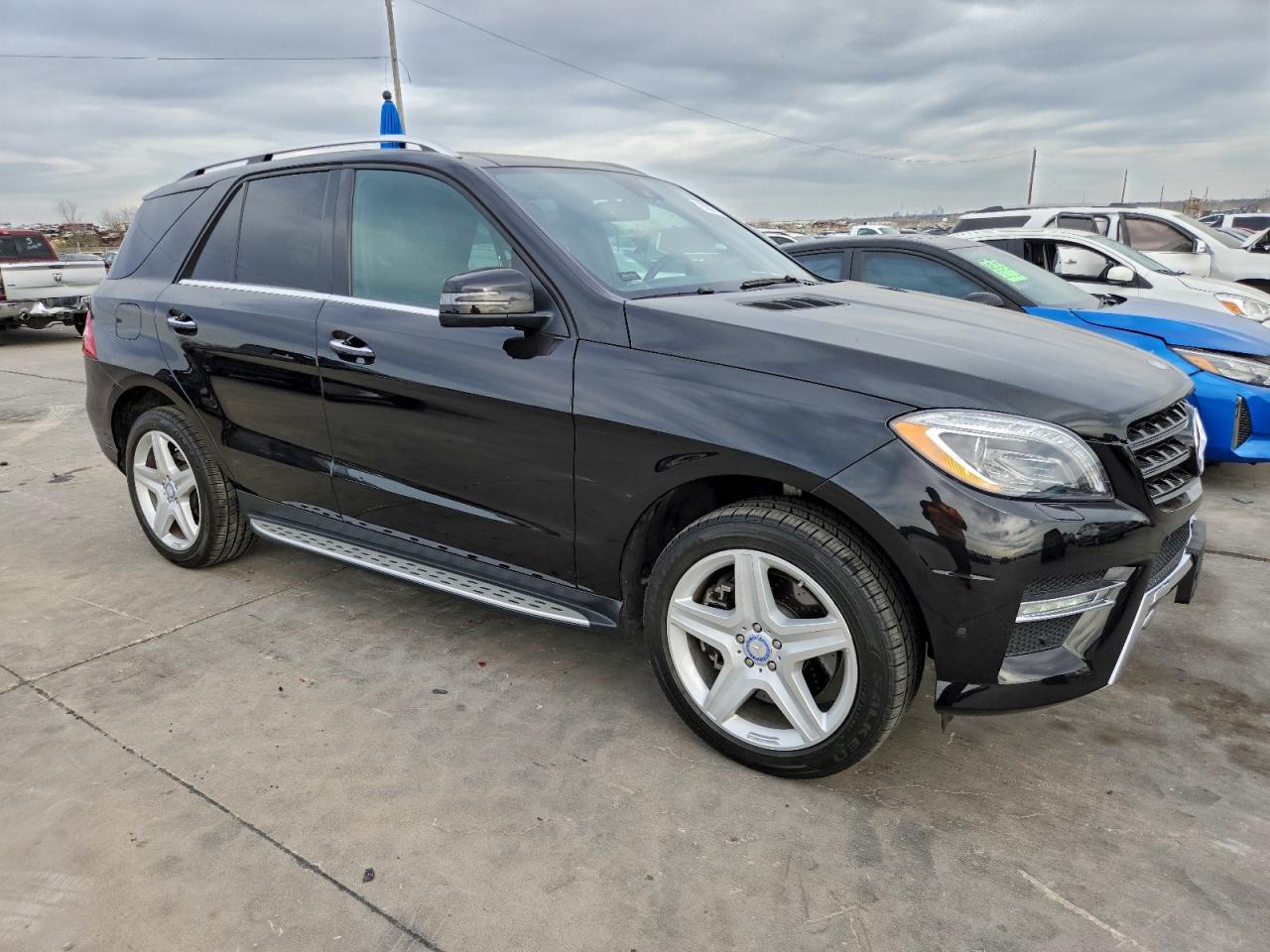 2013 Mercedes-benz Ml 550 4matic Black vin: 4JGDA7DB1DA167224