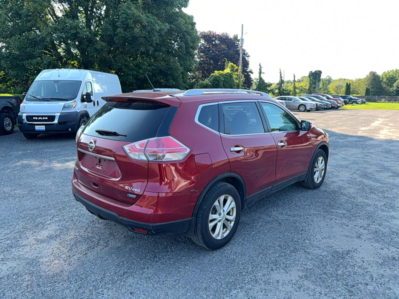 2015 Nissan Rogue S Burgundy vin: 5N1AT2MV2FC821049