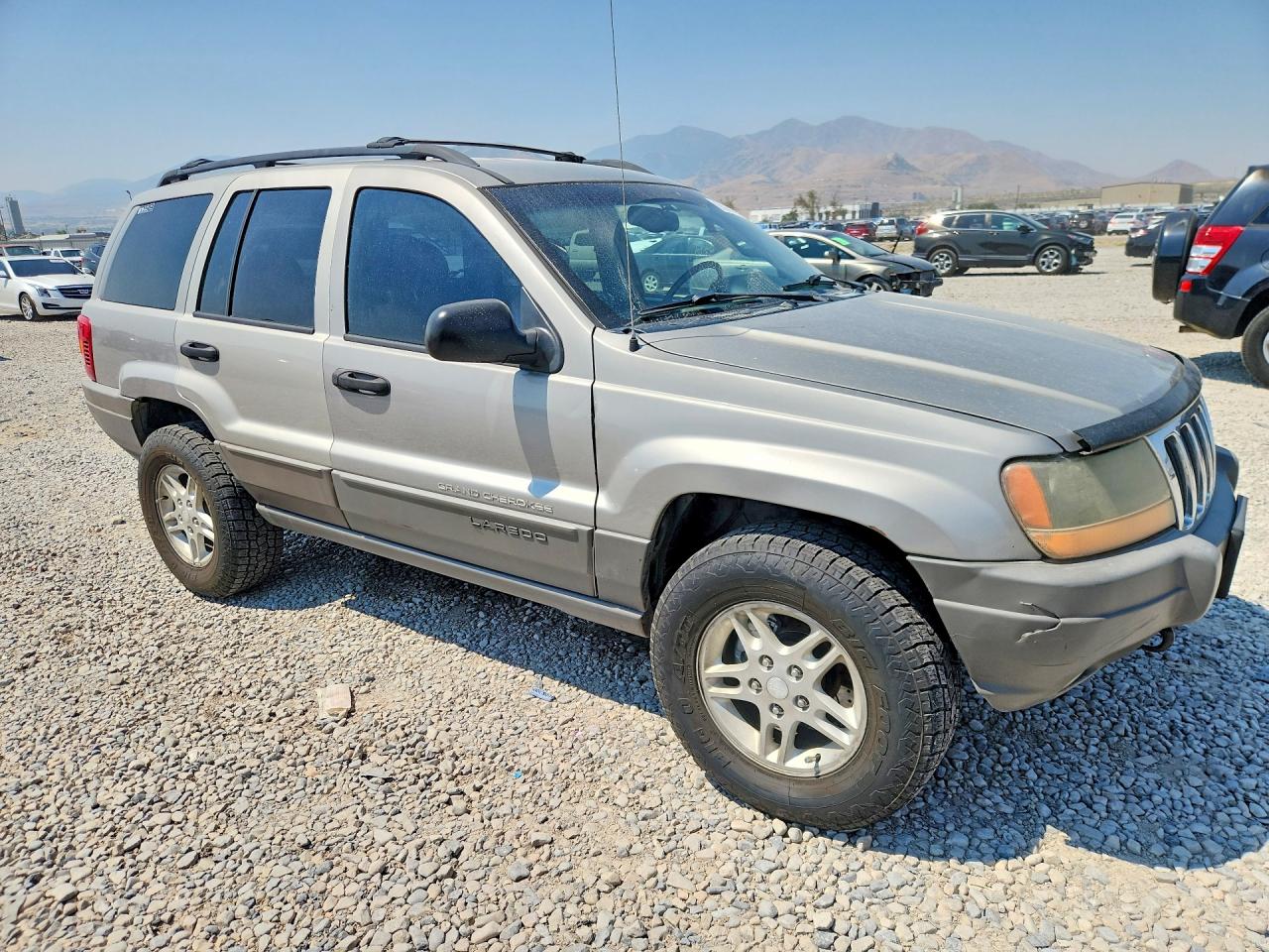 2002 Jeep Grand Cherokee Laredo Silver vin: 1J4GW48N12C183036